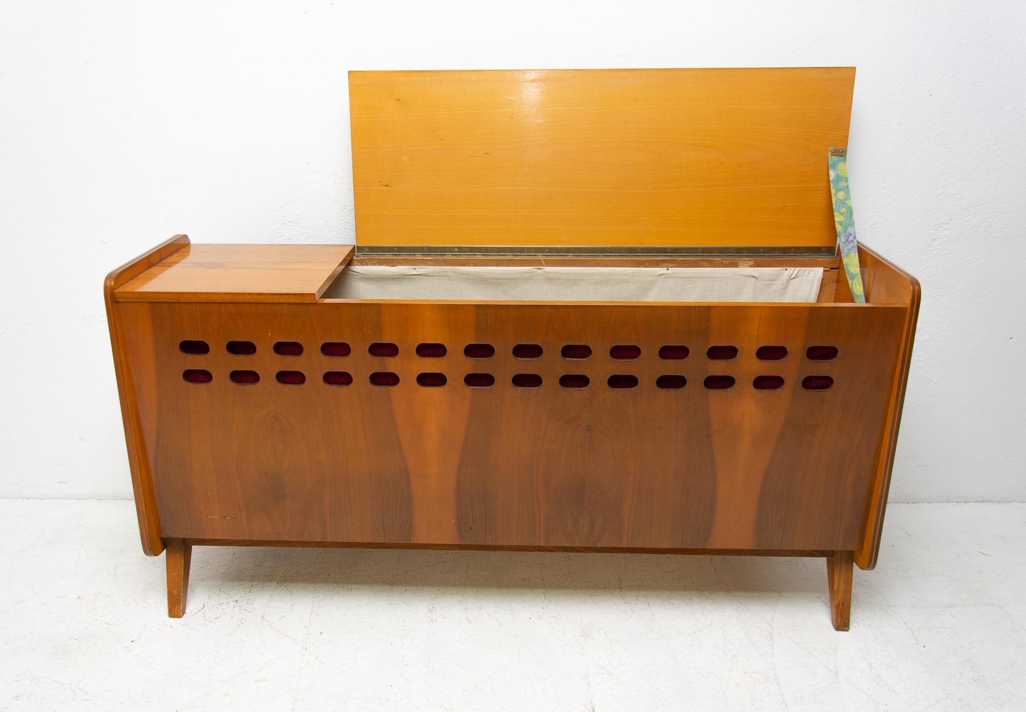 Mid-Century Modern Walnut Dresser by František Jirák, 1960s, Czechoslovakia 5