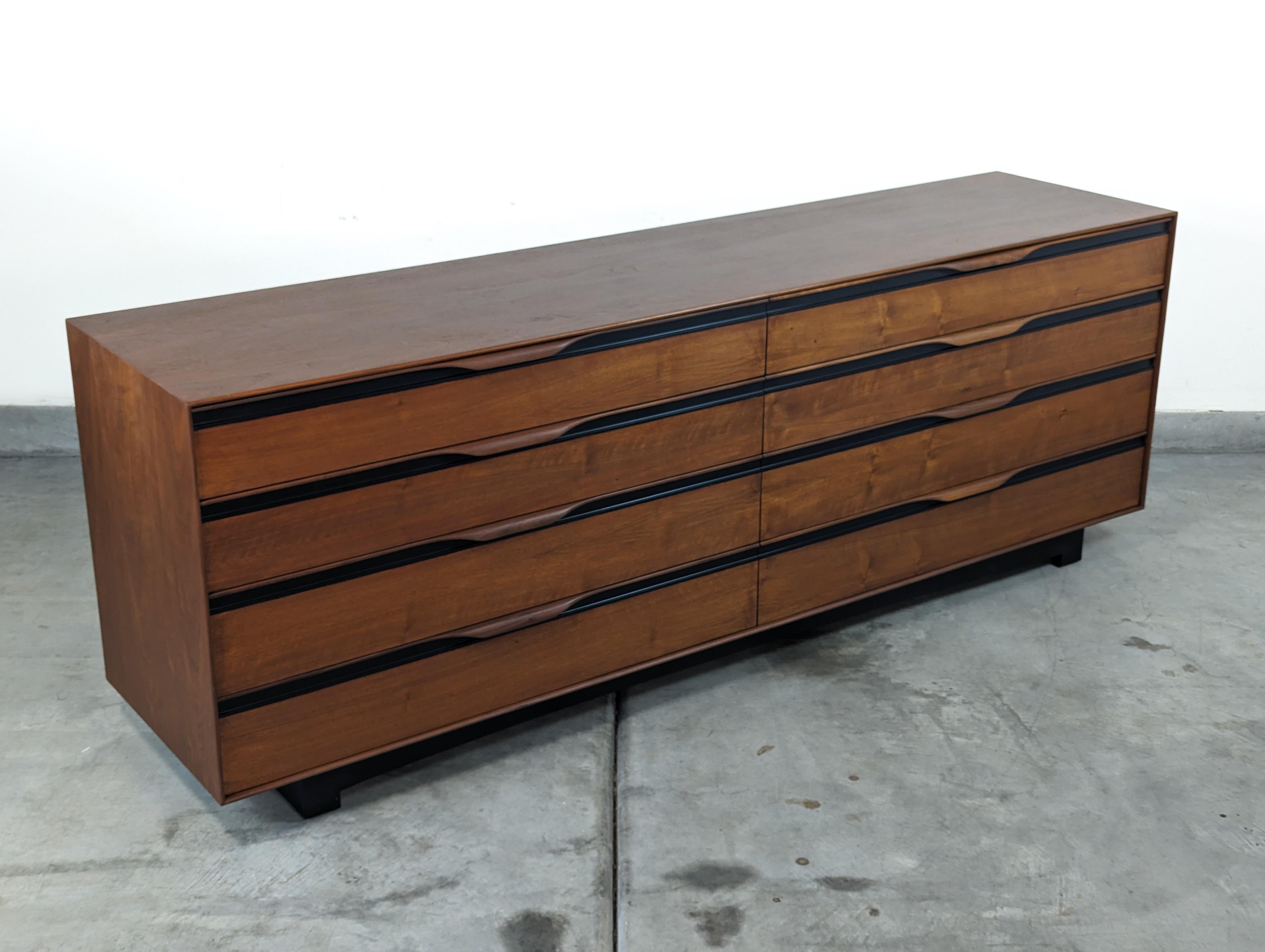 Mid Century Modern Walnut Dresser by John Kapel for Glenn Of California, c1960s 13