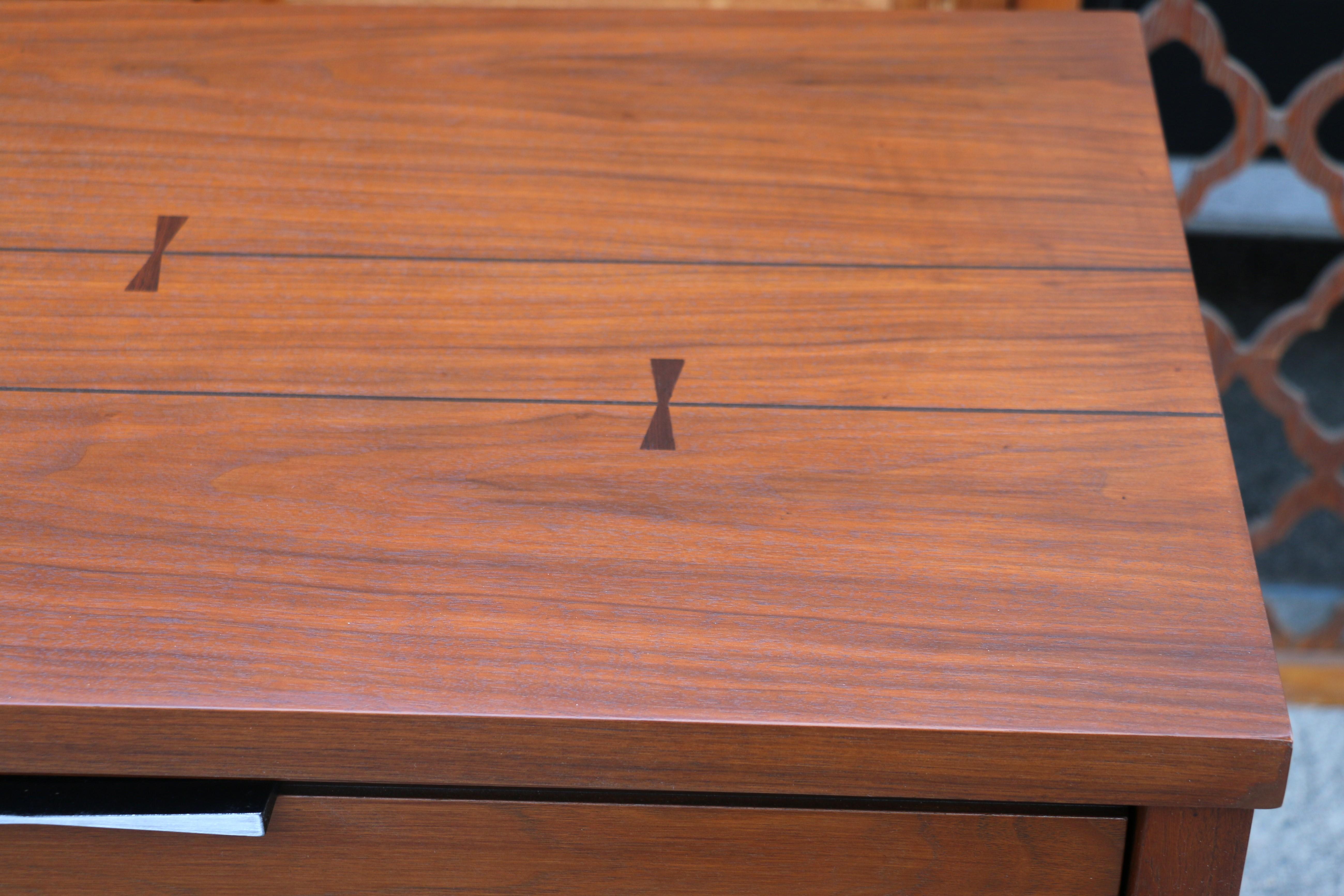Mid-Century Modern Walnut Dresser by Lane For Sale 5