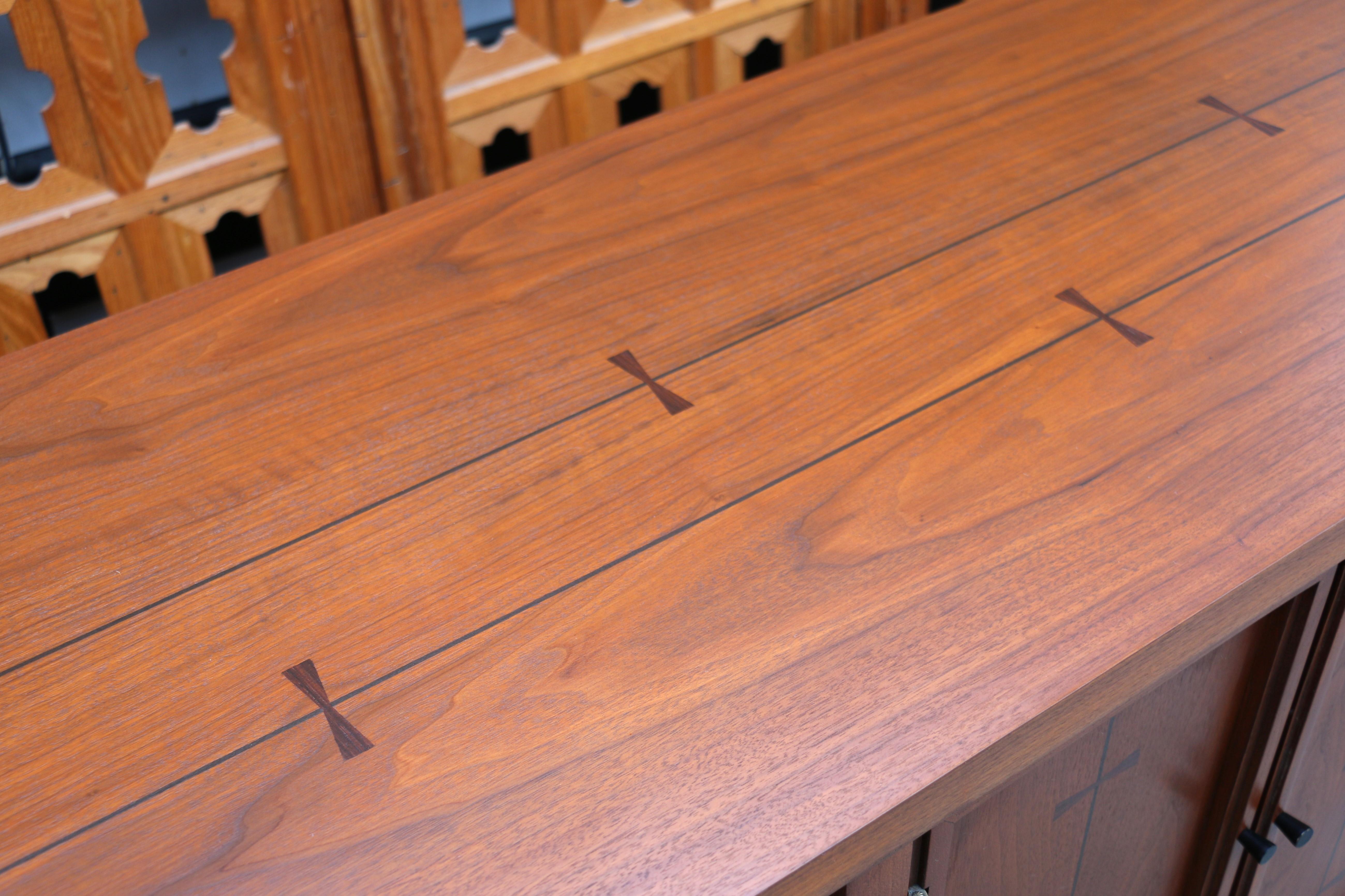 Mid-Century Modern Walnut Dresser by Lane For Sale 6