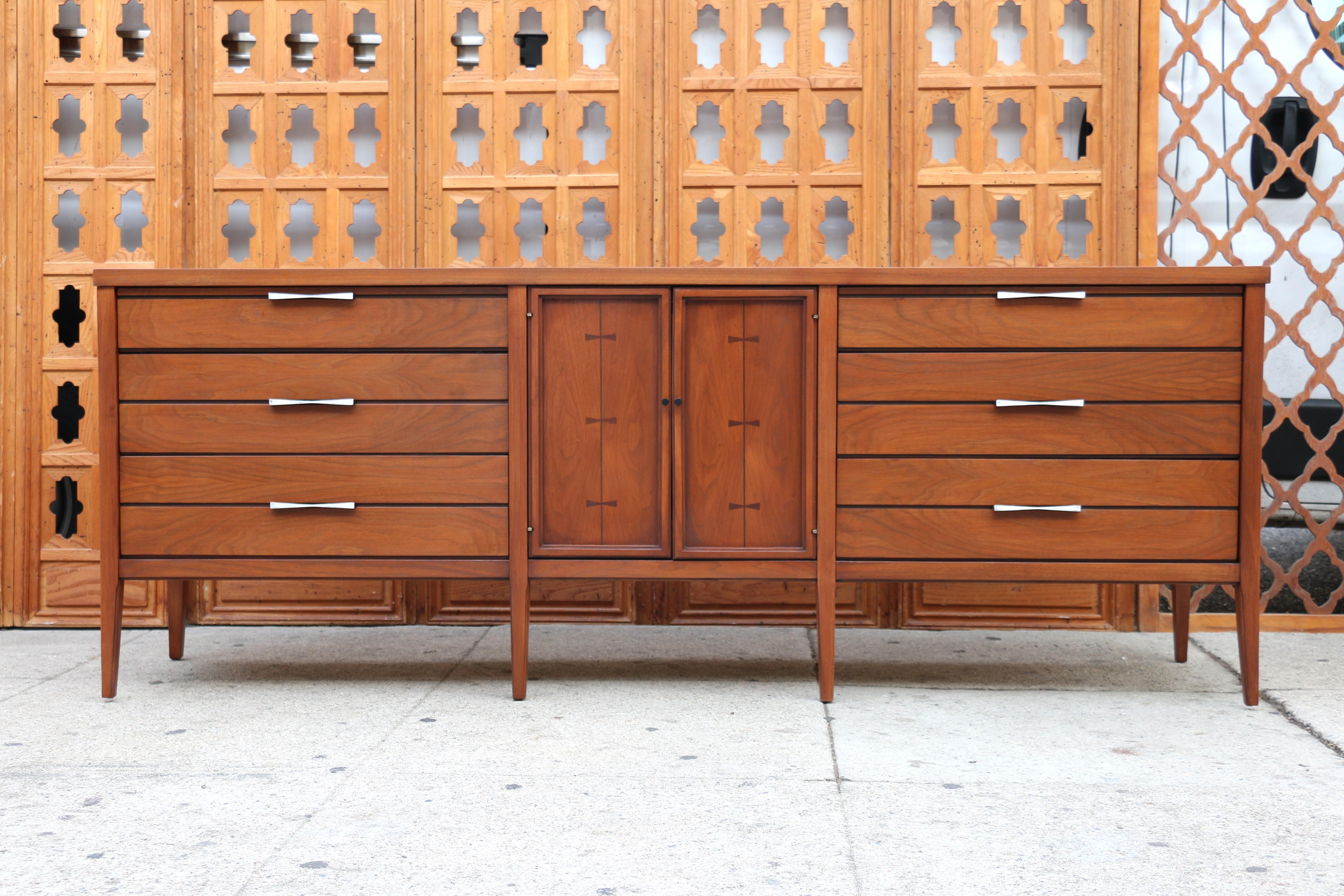 Mid-Century Modern Walnut Dresser by Lane For Sale 12