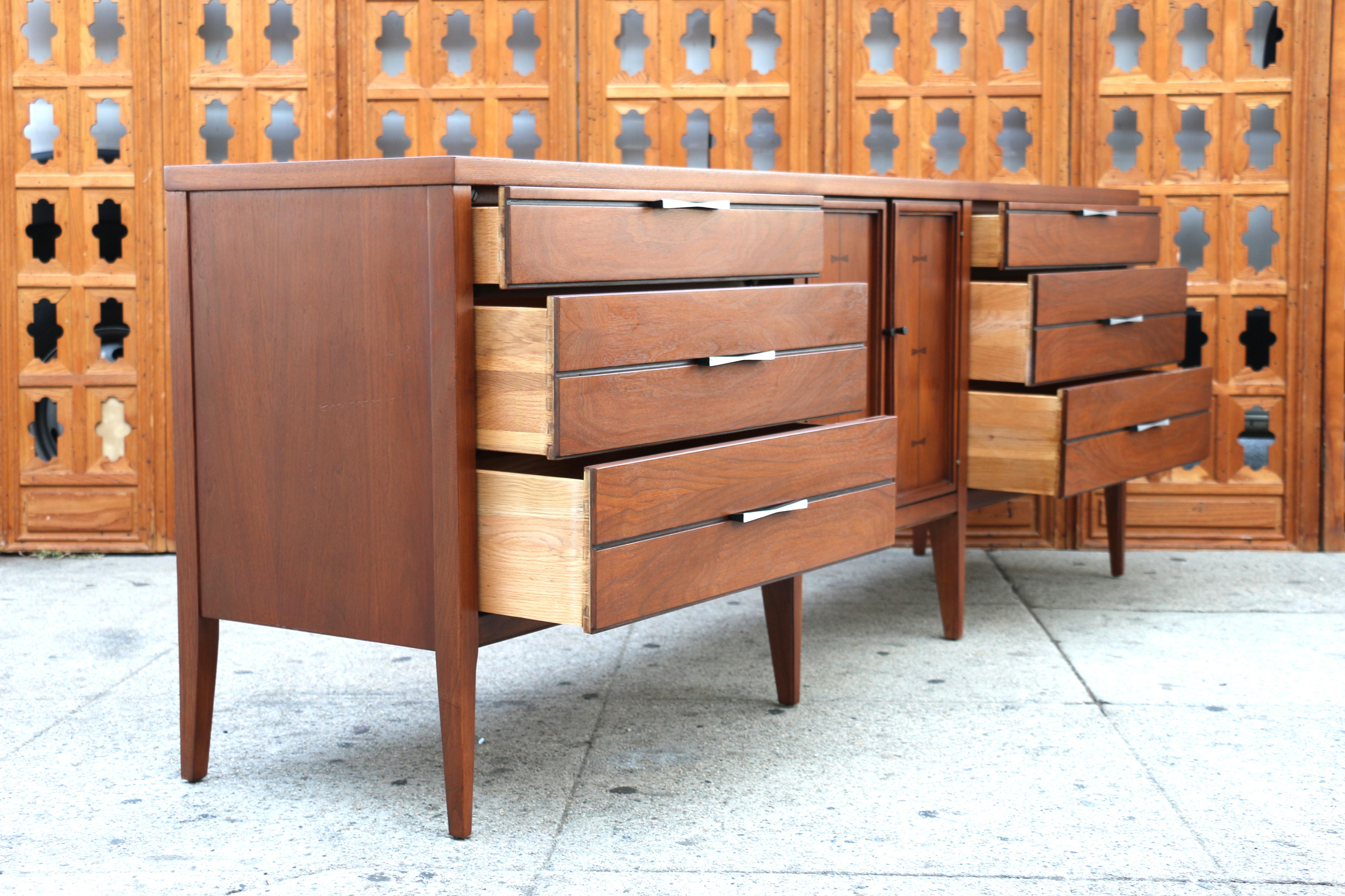 Mid-Century Modern Walnut Dresser by Lane For Sale 2