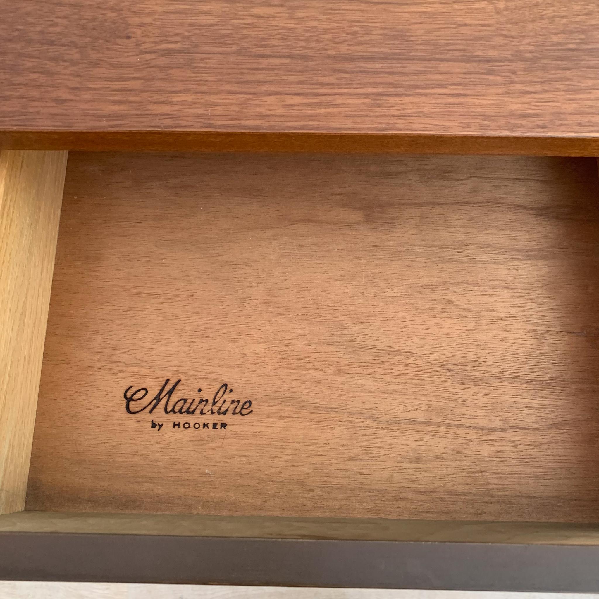 Mid-Century Modern Walnut Dresser by Mainline for Hooker Furniture 9