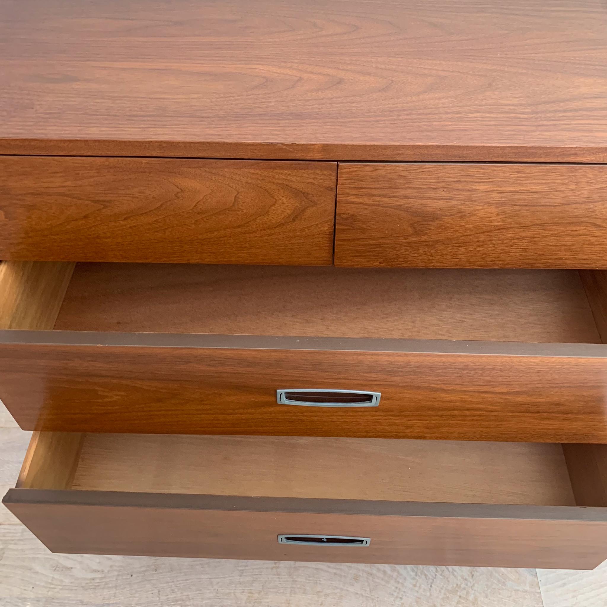 Mid-Century Modern Walnut Dresser by Mainline for Hooker Furniture 12