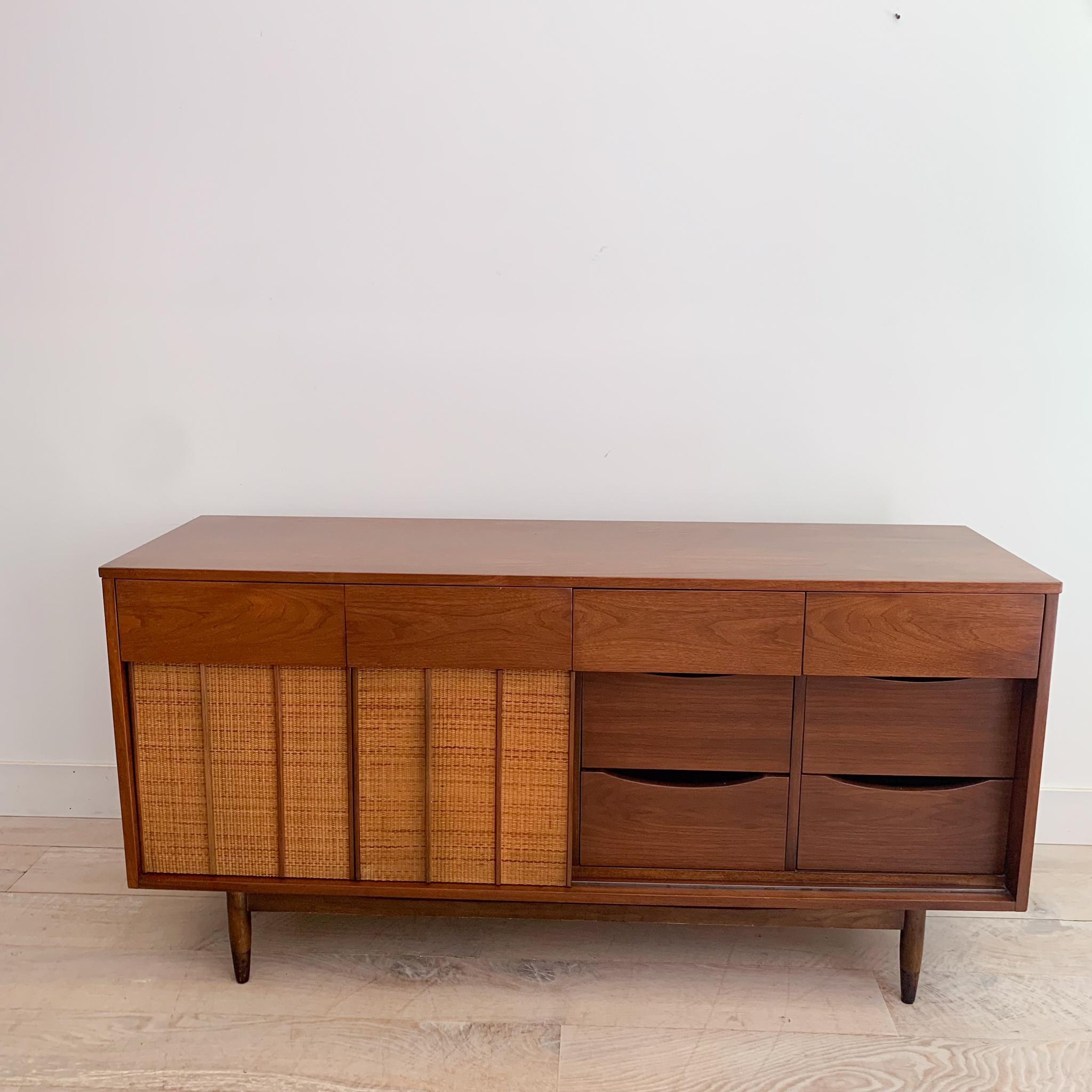 Mid-Century Modern Walnut Dresser by Mainline for Hooker Furniture 13