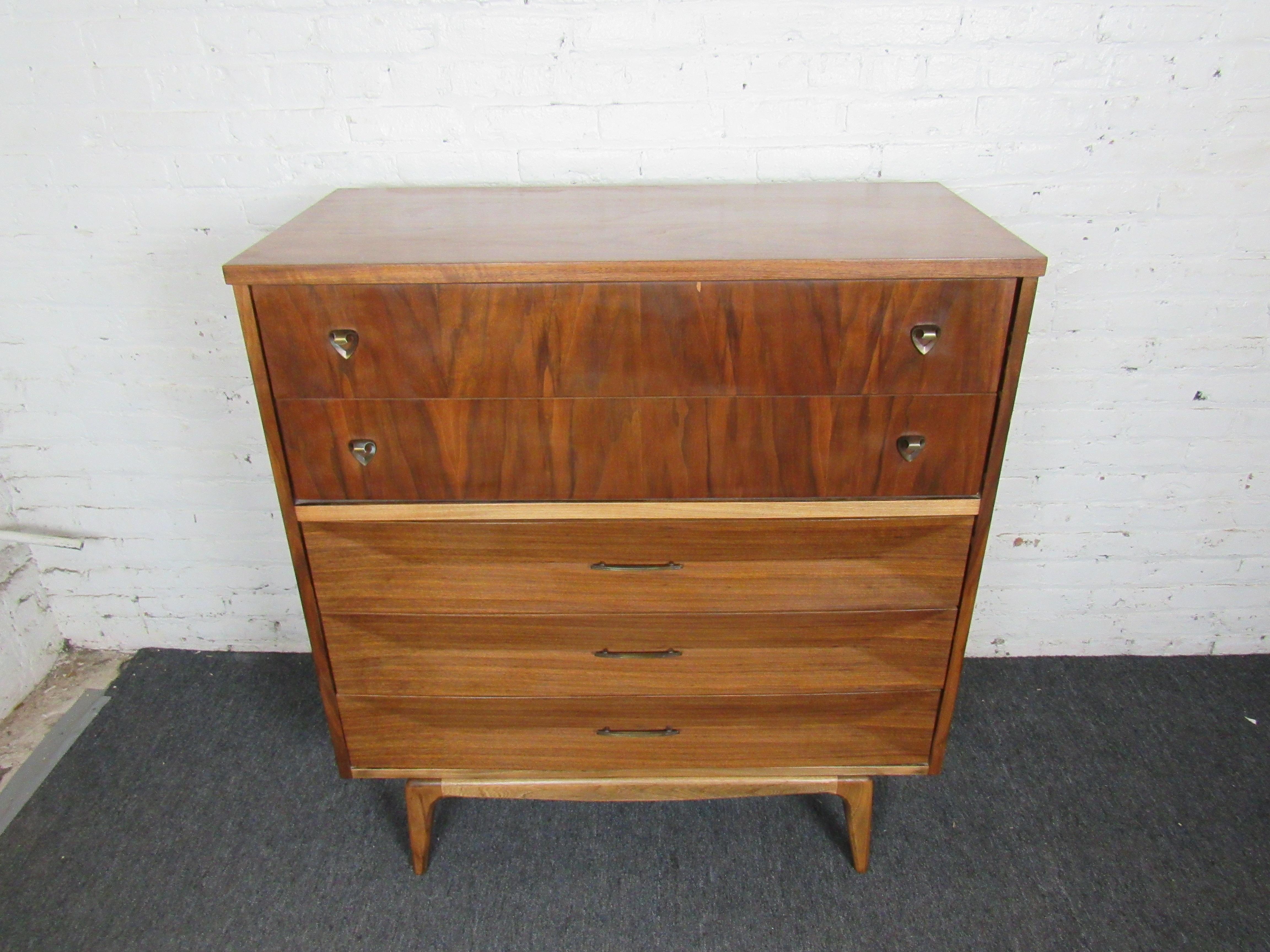 An elegant vintage dresser by United Furniture Corporation, crafted with sturdy mid-century quality and rich walnut. Please confirm item location with seller (NY/NJ).