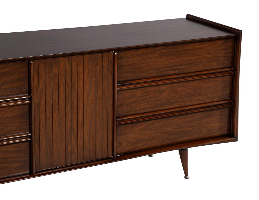 Mid-Century Modern Walnut Dresser Cabinet For Sale 6