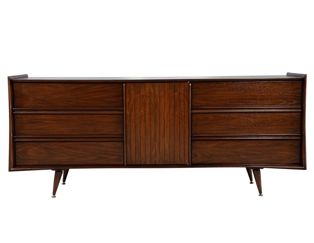 Mid-Century Modern Walnut Dresser Cabinet For Sale 8