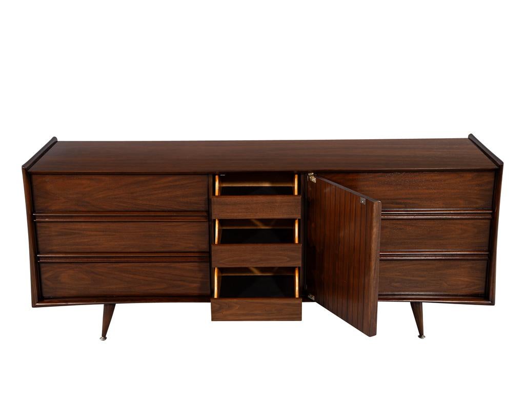 Mid-Century Modern Walnut Dresser Cabinet For Sale 1