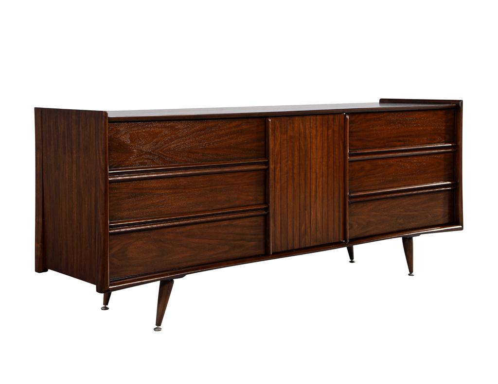 Mid-Century Modern Walnut Dresser Cabinet For Sale 2