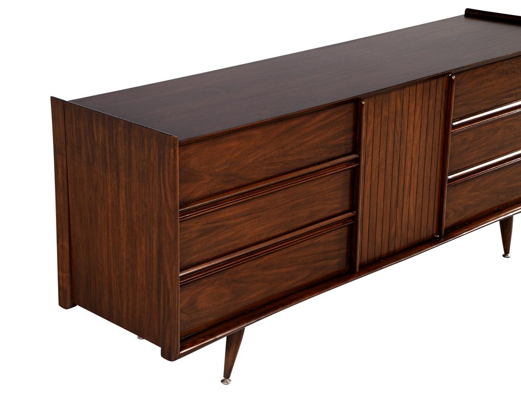 Mid-Century Modern Walnut Dresser Cabinet For Sale 4