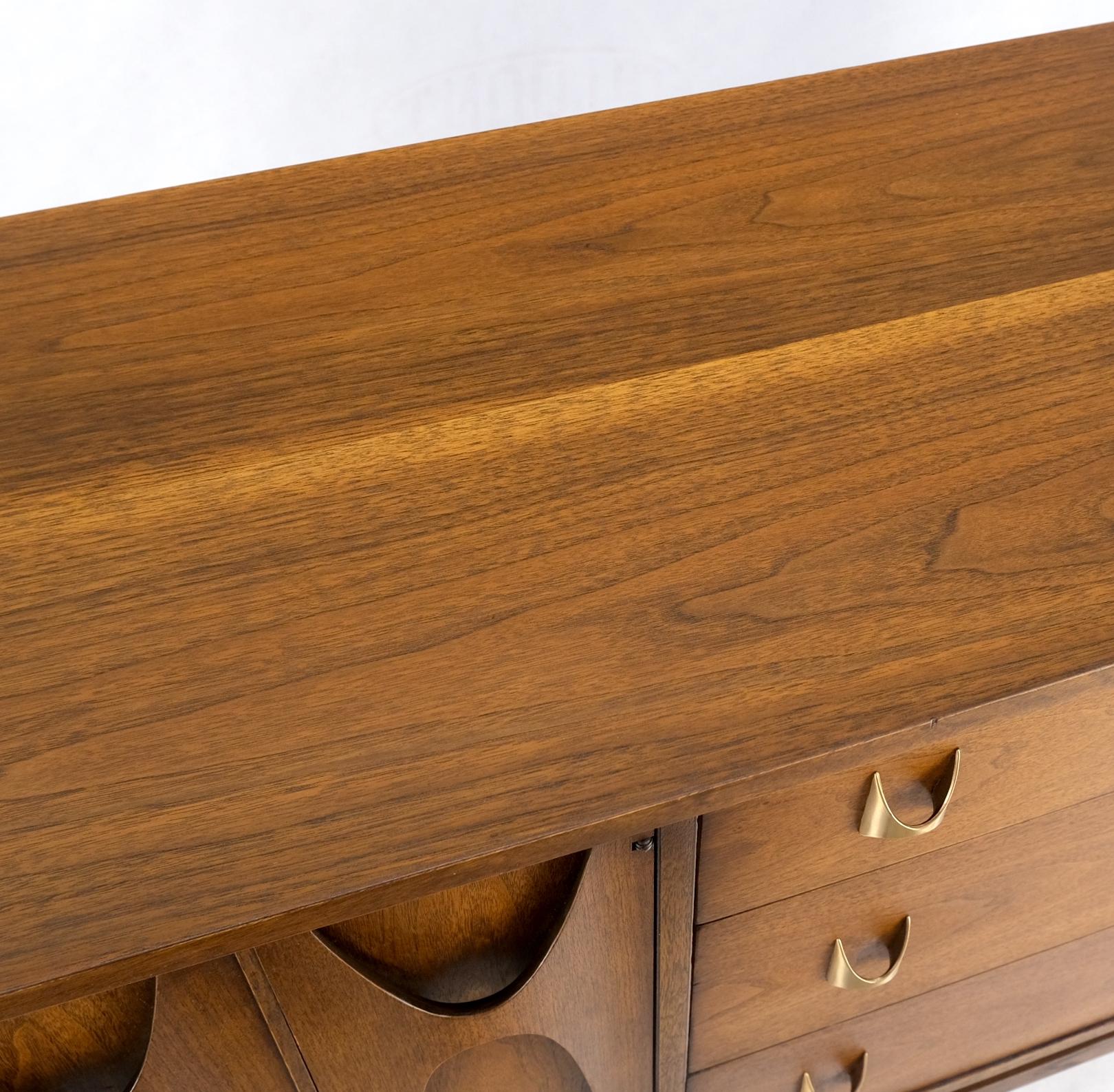 Mid-Century Modern Walnut Dresser Credenza Sculptural Molded Front Doors Mint 5