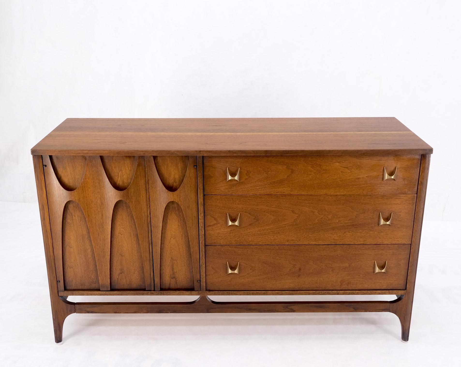 Mid-Century Modern Walnut Dresser Credenza Sculptural Molded Front Doors Mint 7