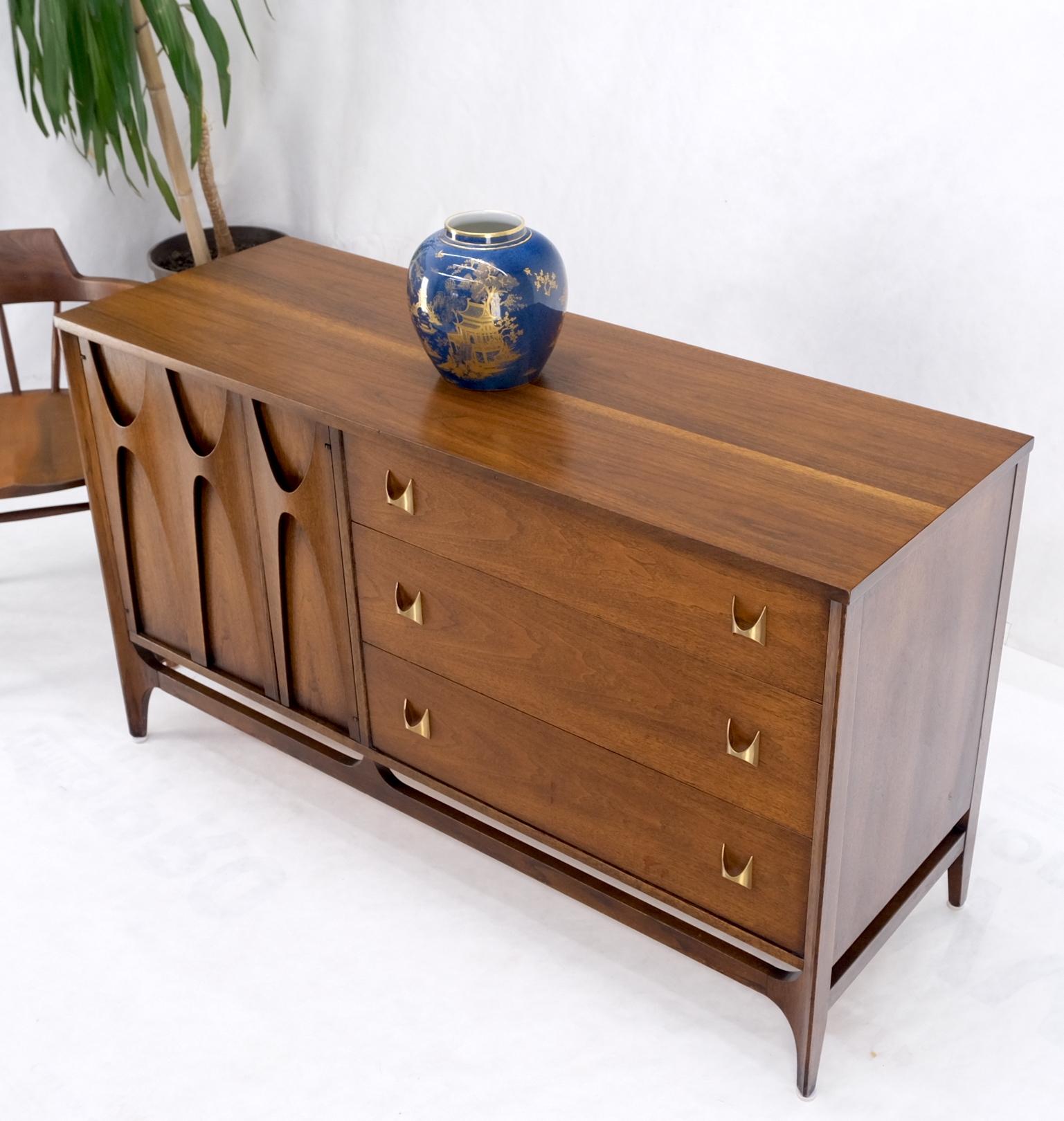 Mid-Century Modern Walnut Dresser Credenza Sculptural Molded Front Doors Mint 12