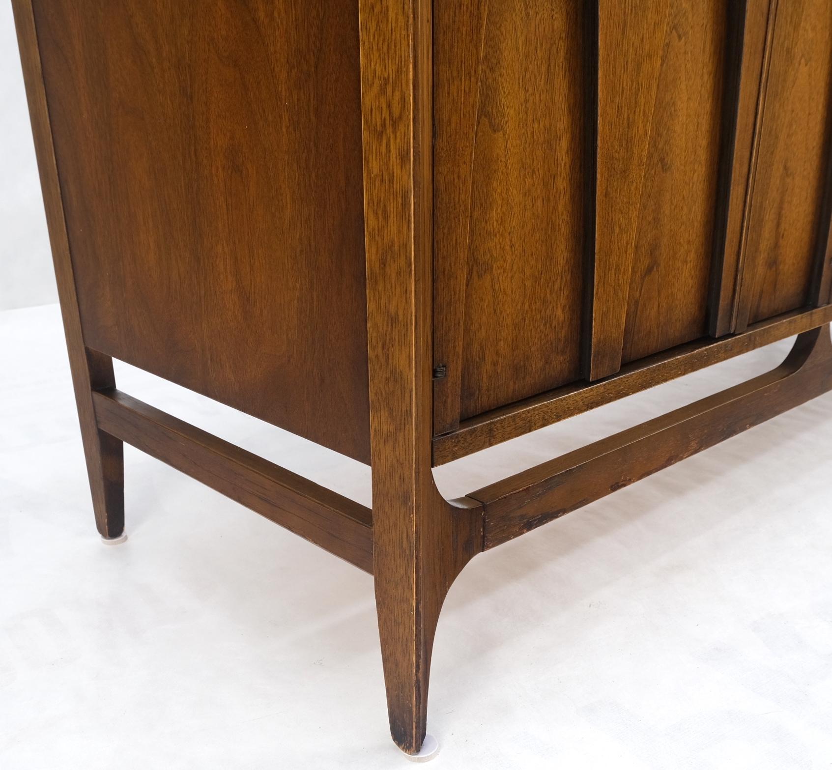Mid-Century Modern Walnut Dresser Credenza Sculptural Molded Front Doors Mint 3