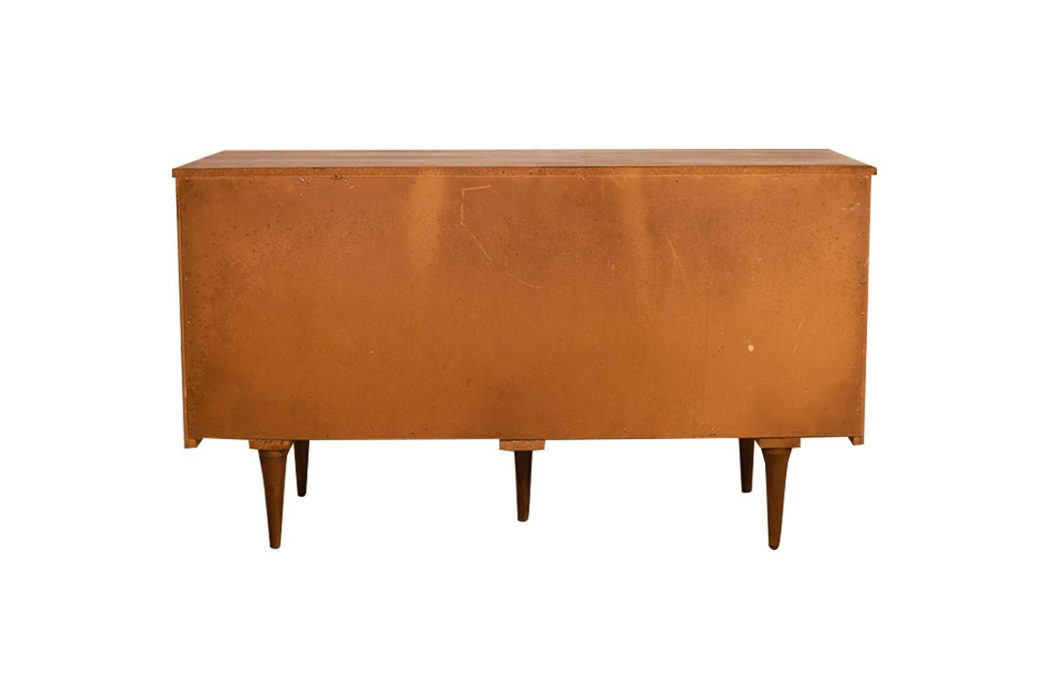 Mid-Century Modern Walnut Dresser For Sale 6