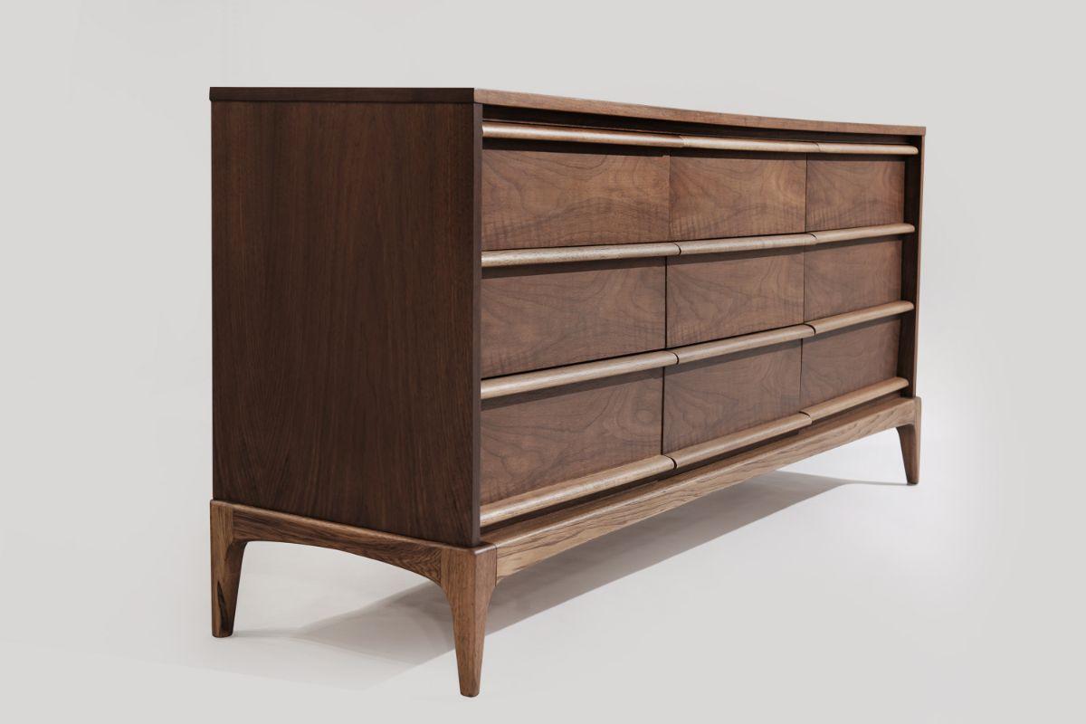 Mid-Century Modern Walnut Dresser In Excellent Condition In Westport, CT