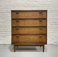 VETRINA MODERNA IN NOCE DEL MEDIO SECOLO / Highboy, 1960 ca.