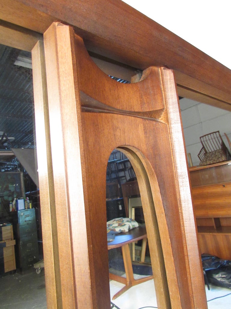 Mid-Century Modern Walnut Dresser Mirror For Sale 1