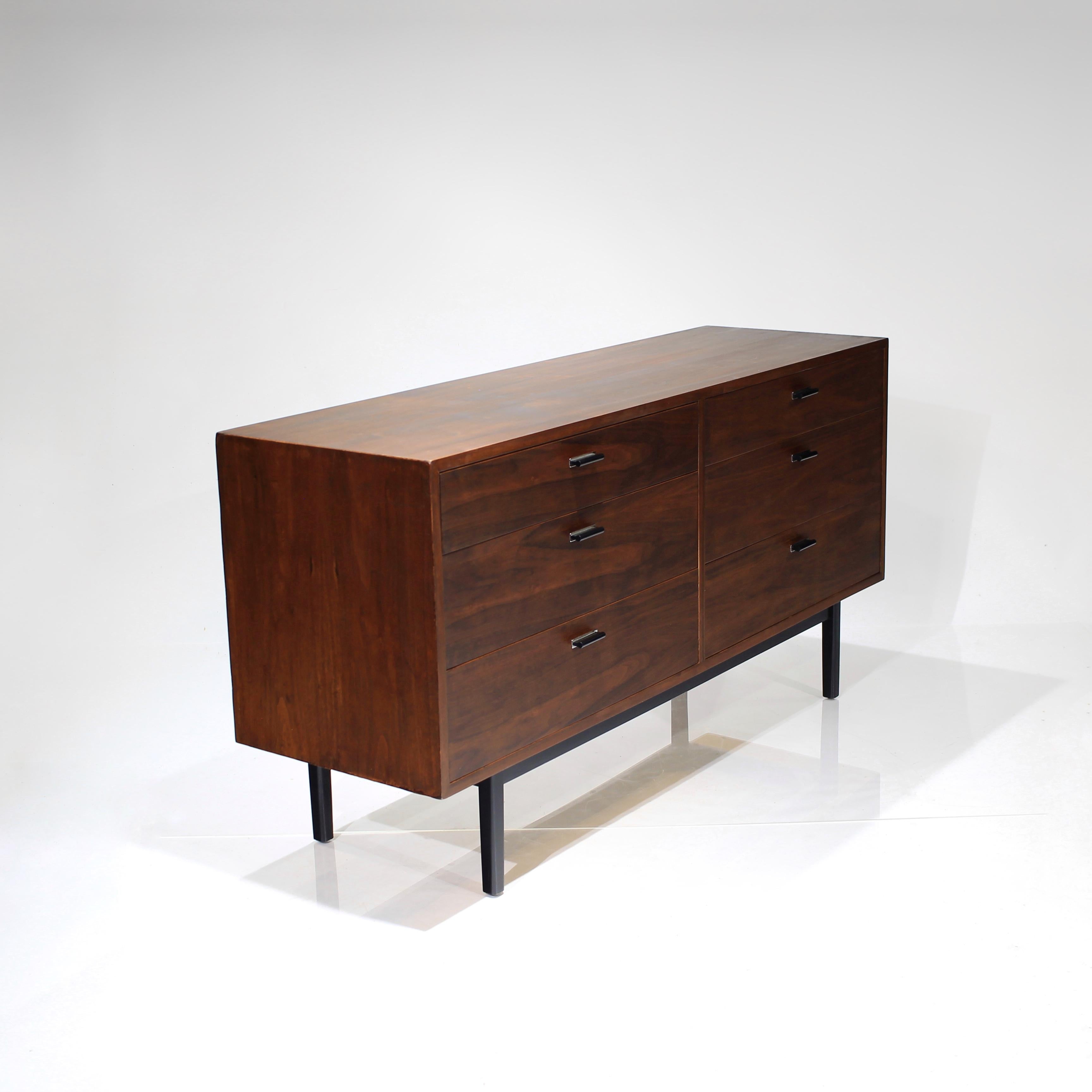 American Mid-Century Modern Walnut Dresser with 6 Drawers by Jack Cartwright For Sale