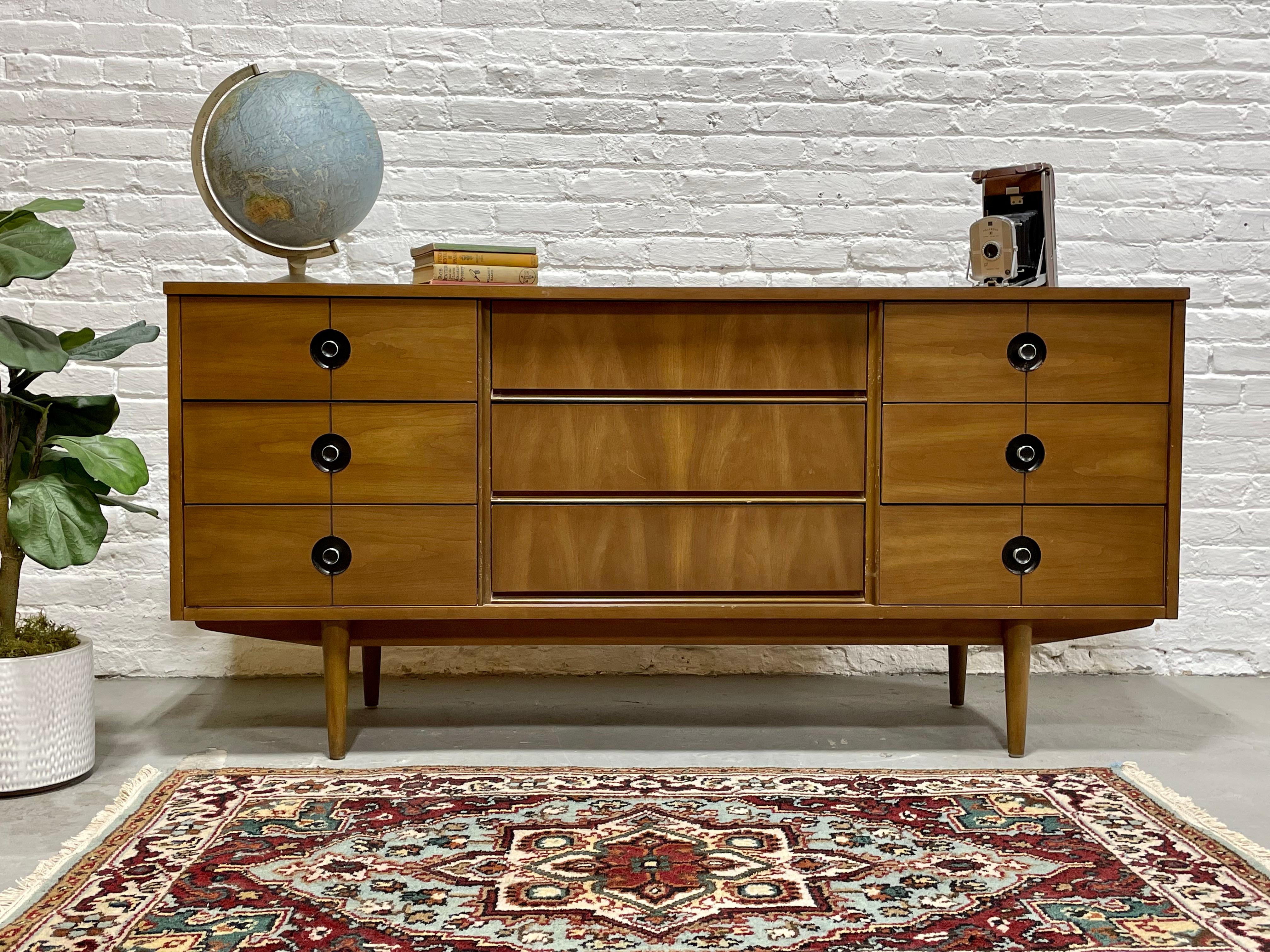 Mid Century MODERN Walnut DRESSERS / Bedroom SET by Stanley Furniture Co. In Good Condition In Weehawken, NJ