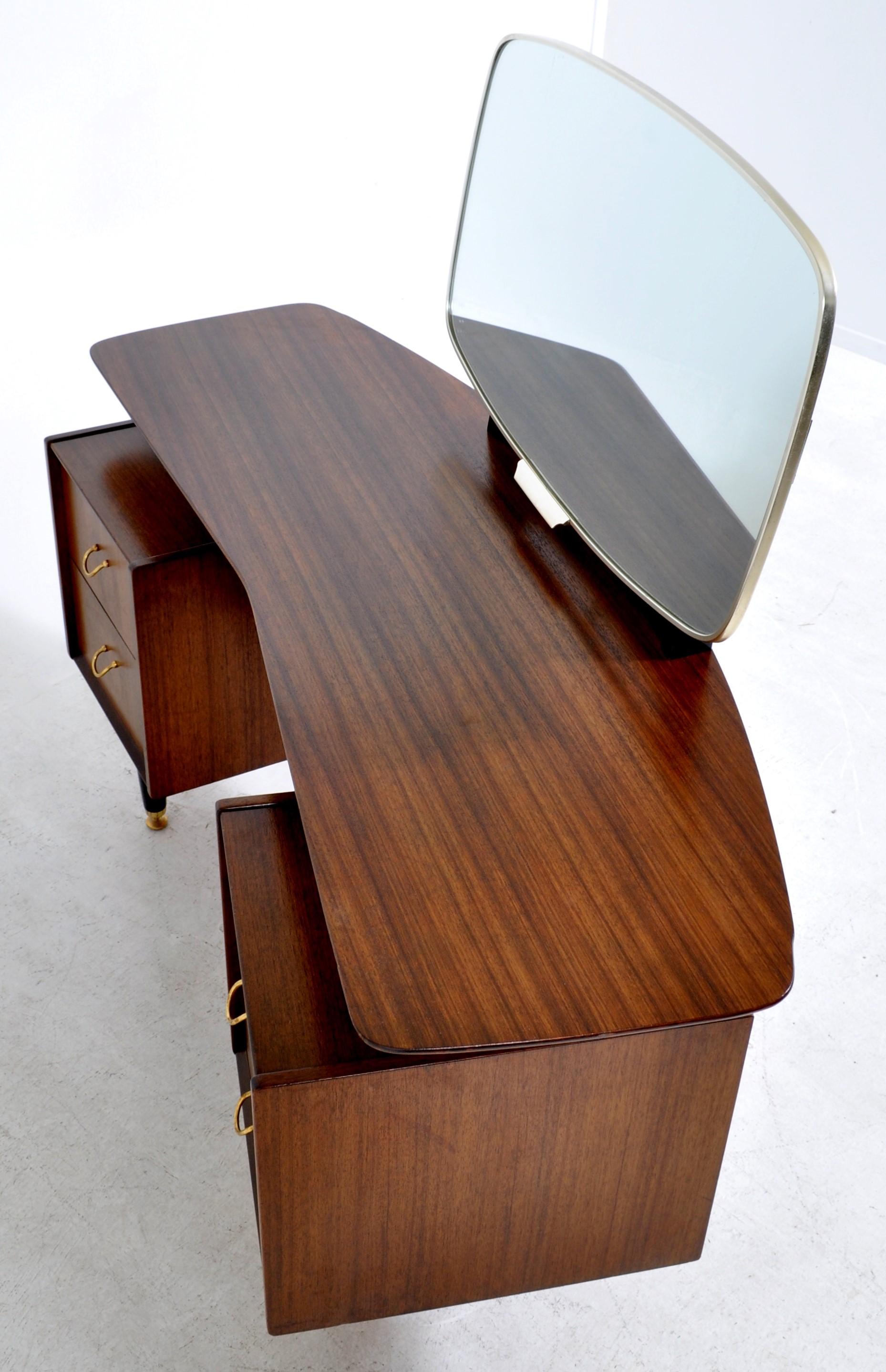 Mid-Century Modern Walnut Dressing Table vanity Kofod Larsen G Plan, 1960s In Good Condition In Portland, OR