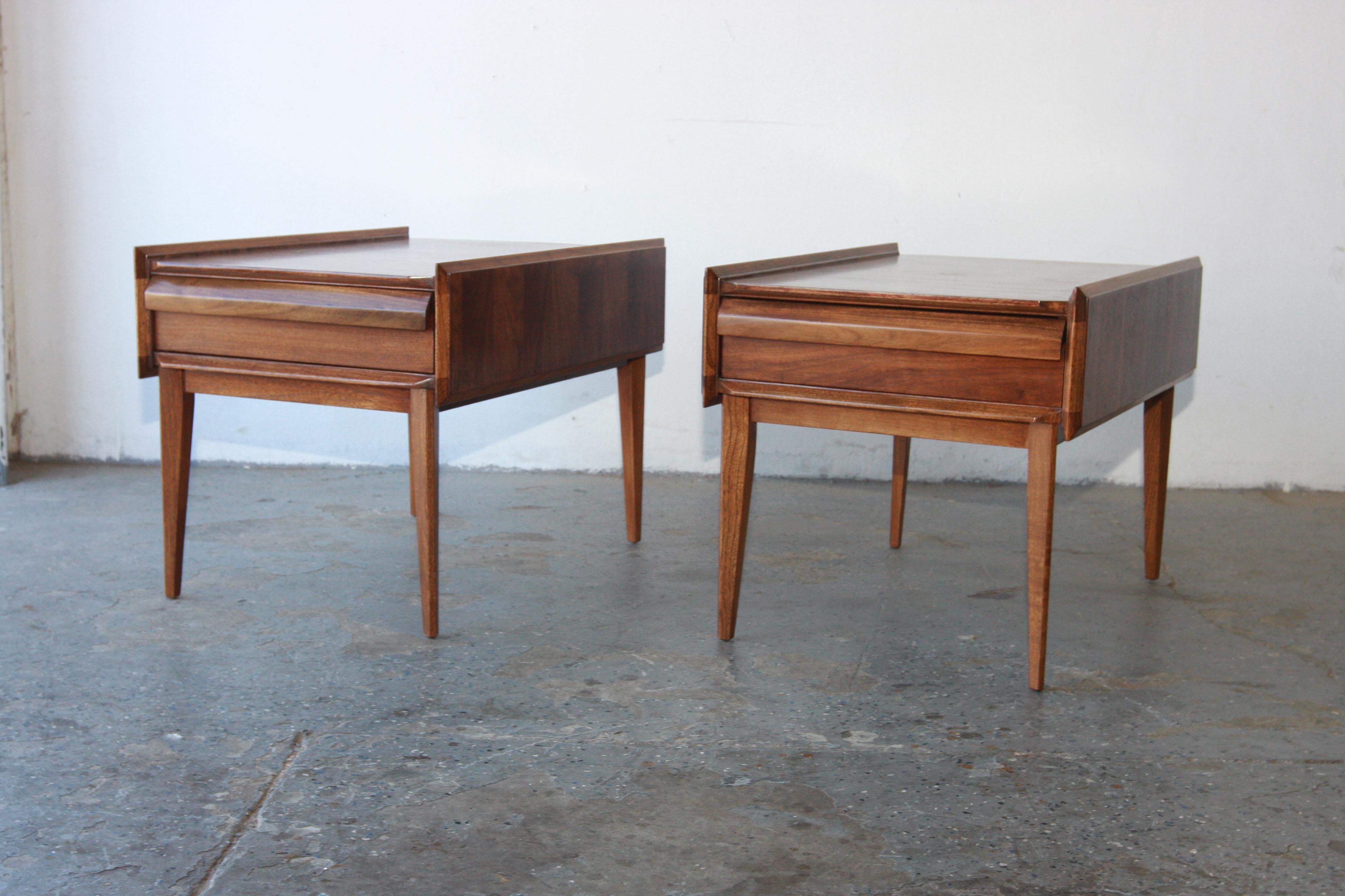 American Mid Century Modern Walnut End Tables First Edition Collection by Lane For Sale