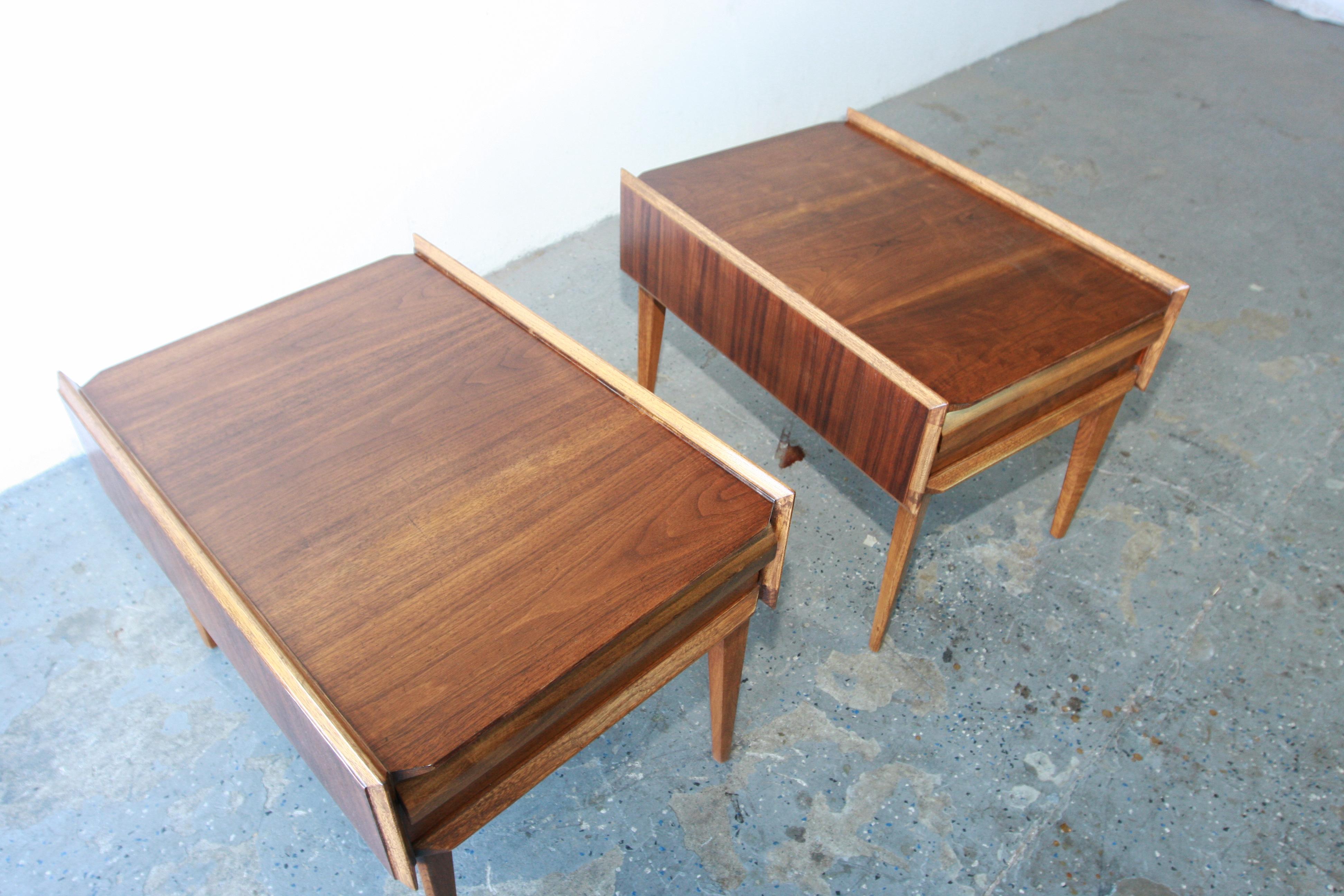 Mid Century Modern Walnut End Tables First Edition Collection by Lane In Fair Condition For Sale In Las Vegas, NV