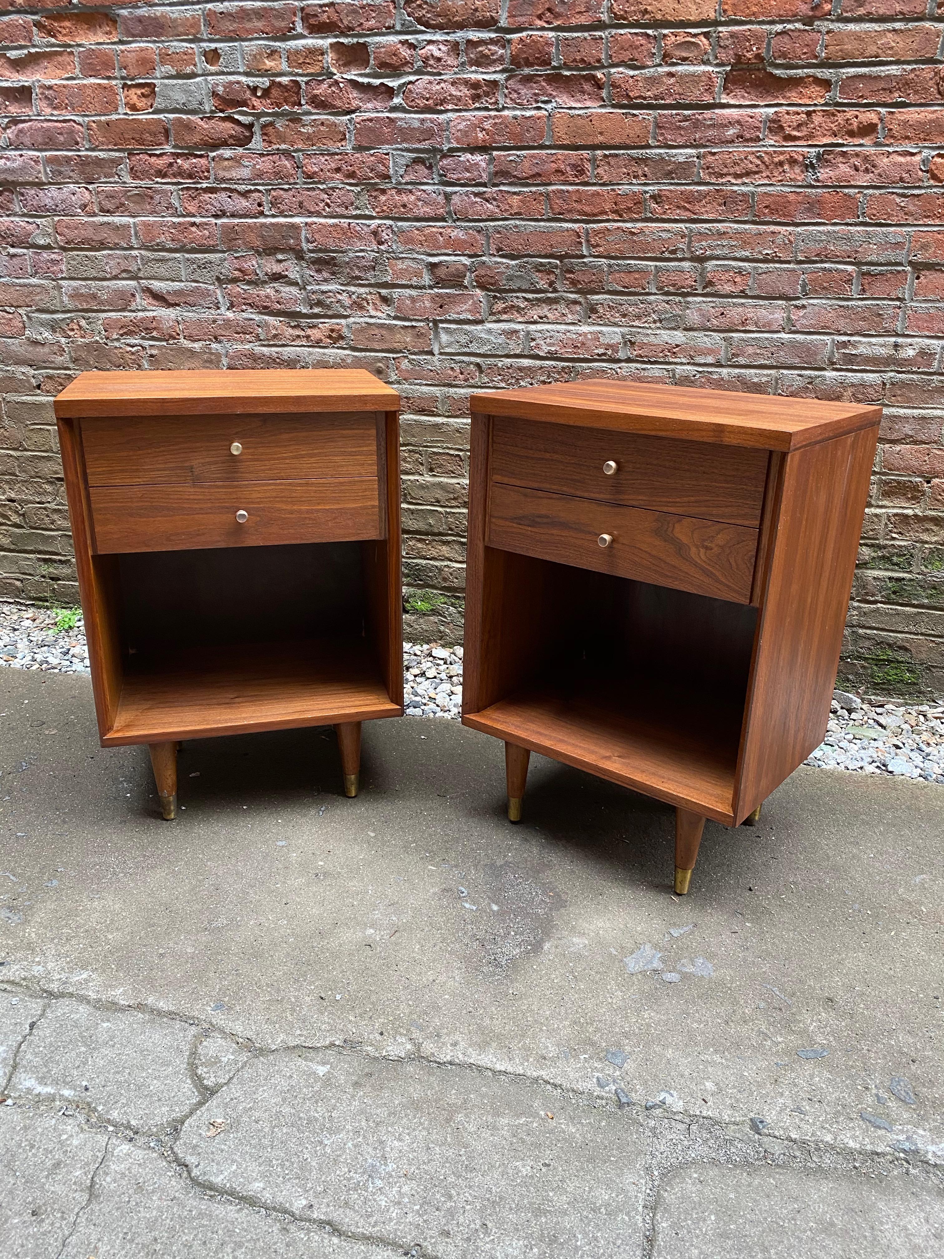 Mid-Century Modern Walnut End Tables for John Stuart In Good Condition In Garnerville, NY