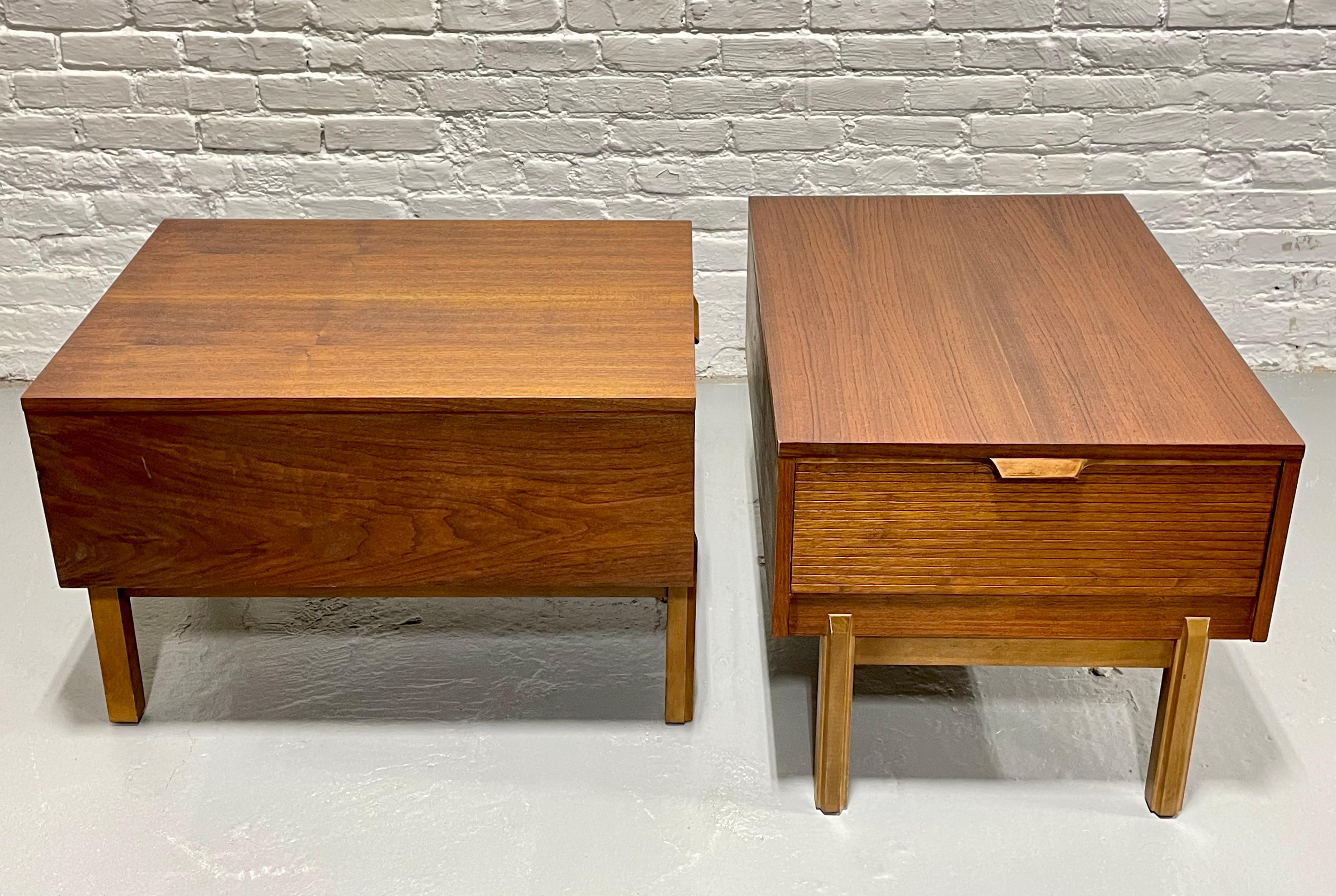 Mid-20th Century Mid Century Modern WALNUT END TABLES / Side Tables / Nightstands For Sale