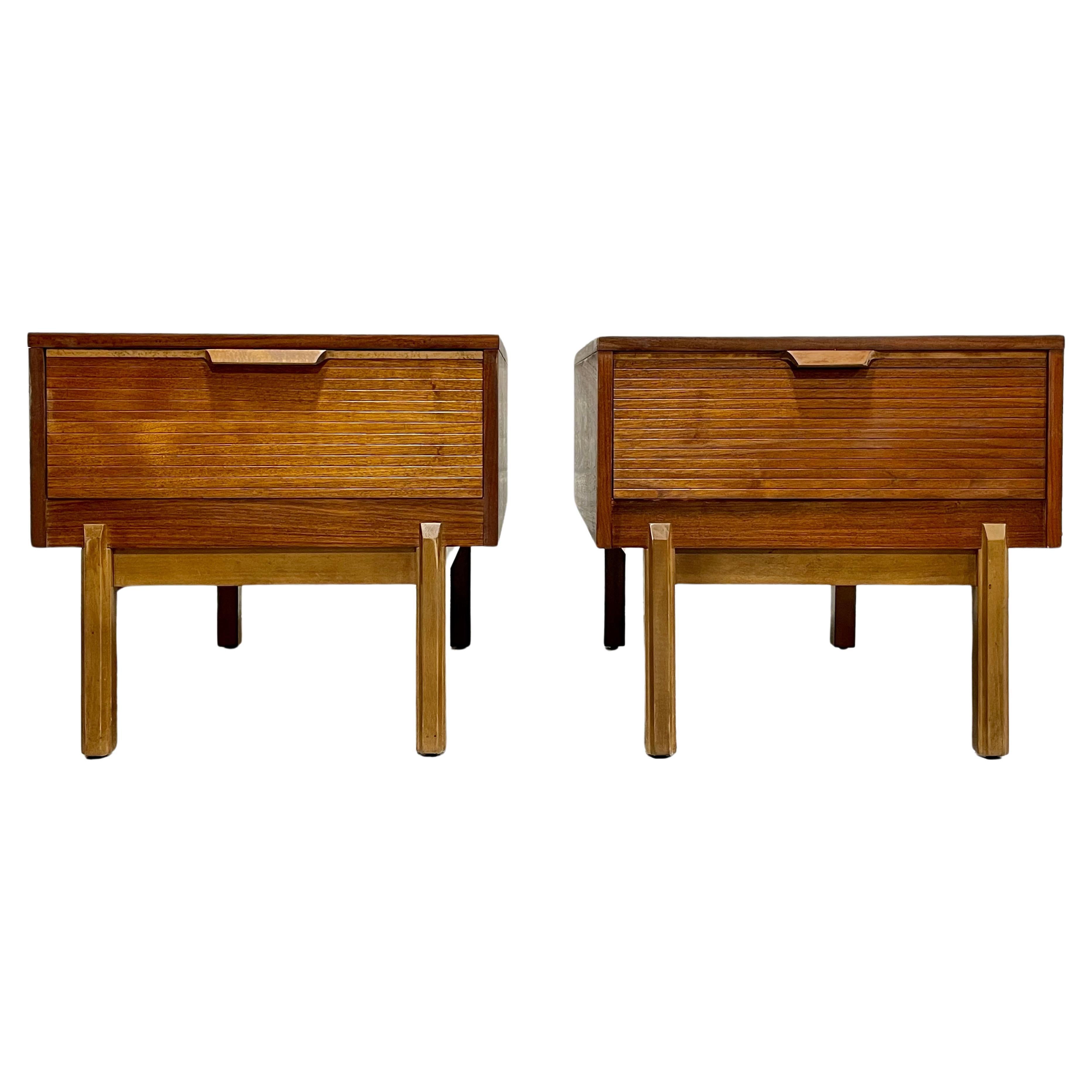Mid Century Modern WALNUT END TABLES / Side Tables / Nightstands