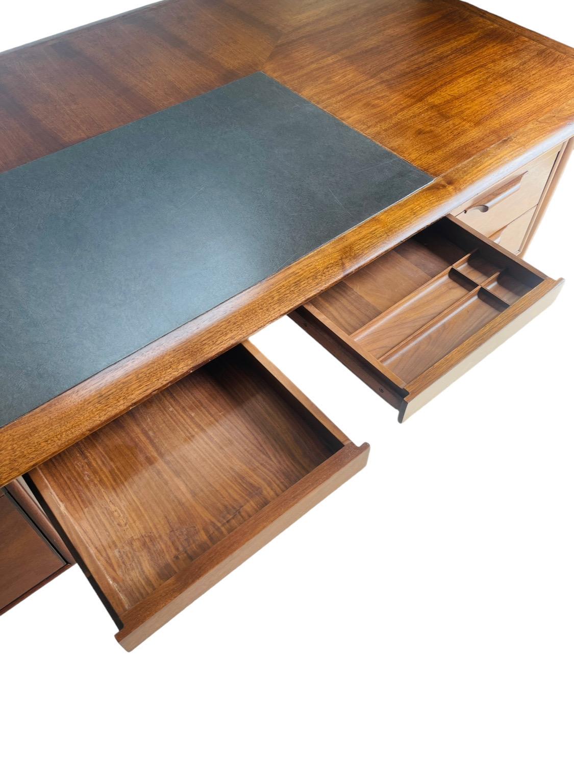 Mid Century Modern Walnut Executive Desk by Castillian Alma In Good Condition In Brooklyn, NY