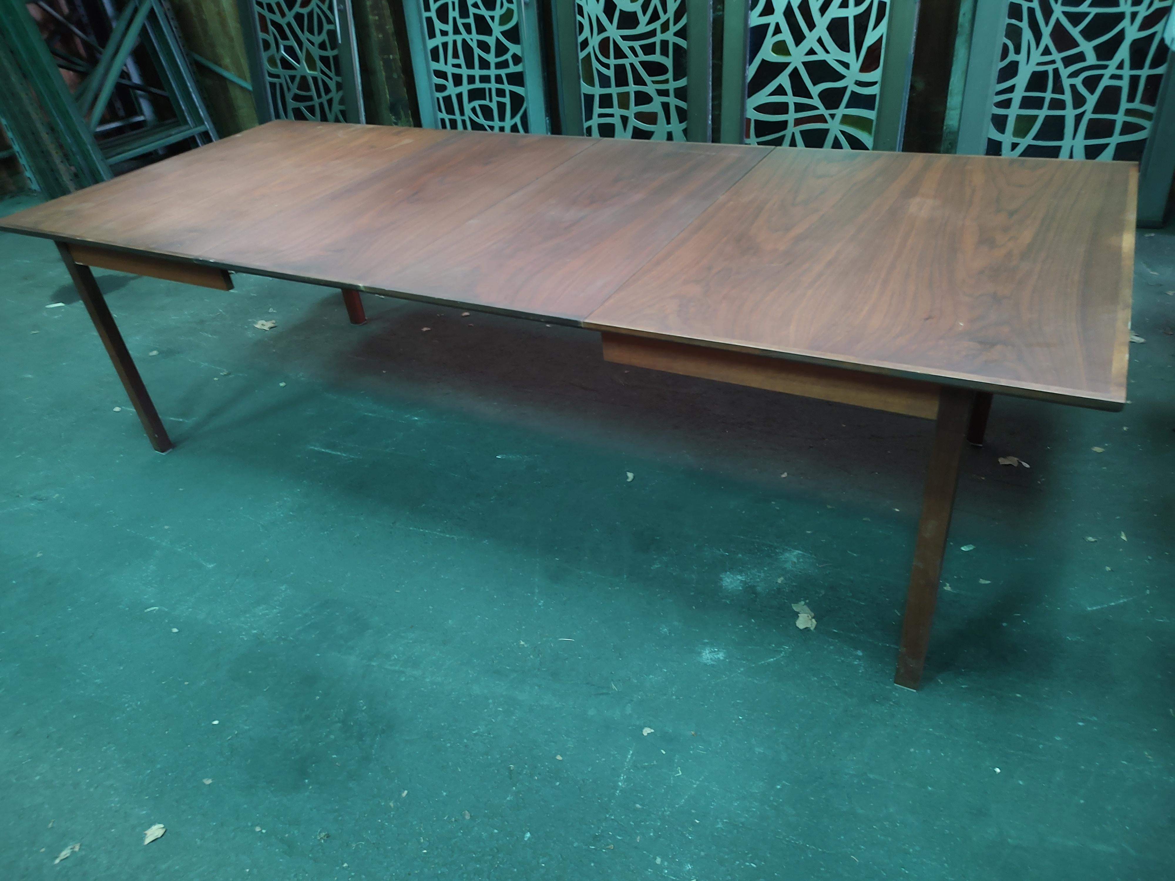 Mid Century Modern Walnut Extension Dining Room Table  For Sale 1