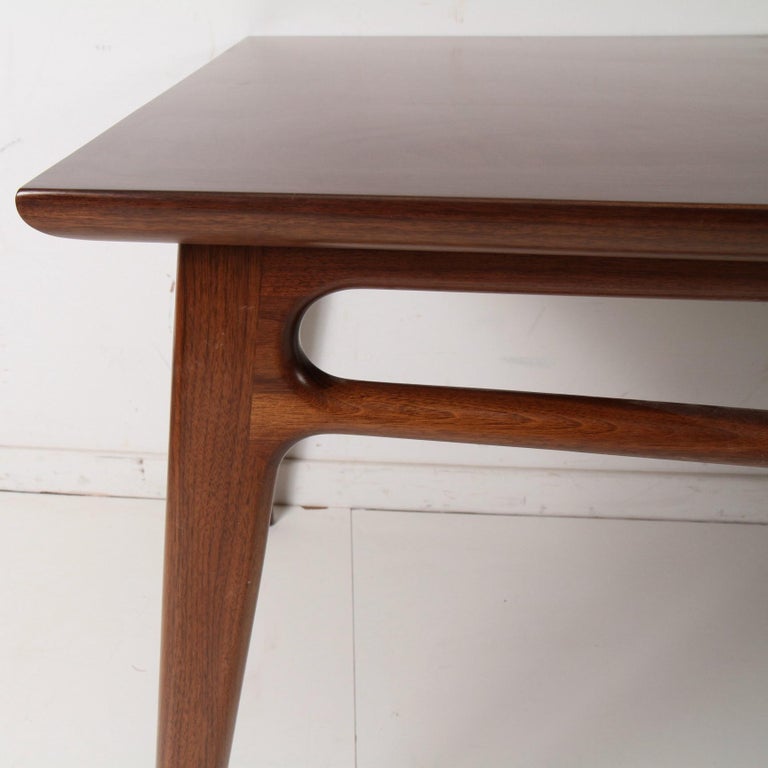 Mid-Century Modern Walnut Extension Dining Table at 1stDibs