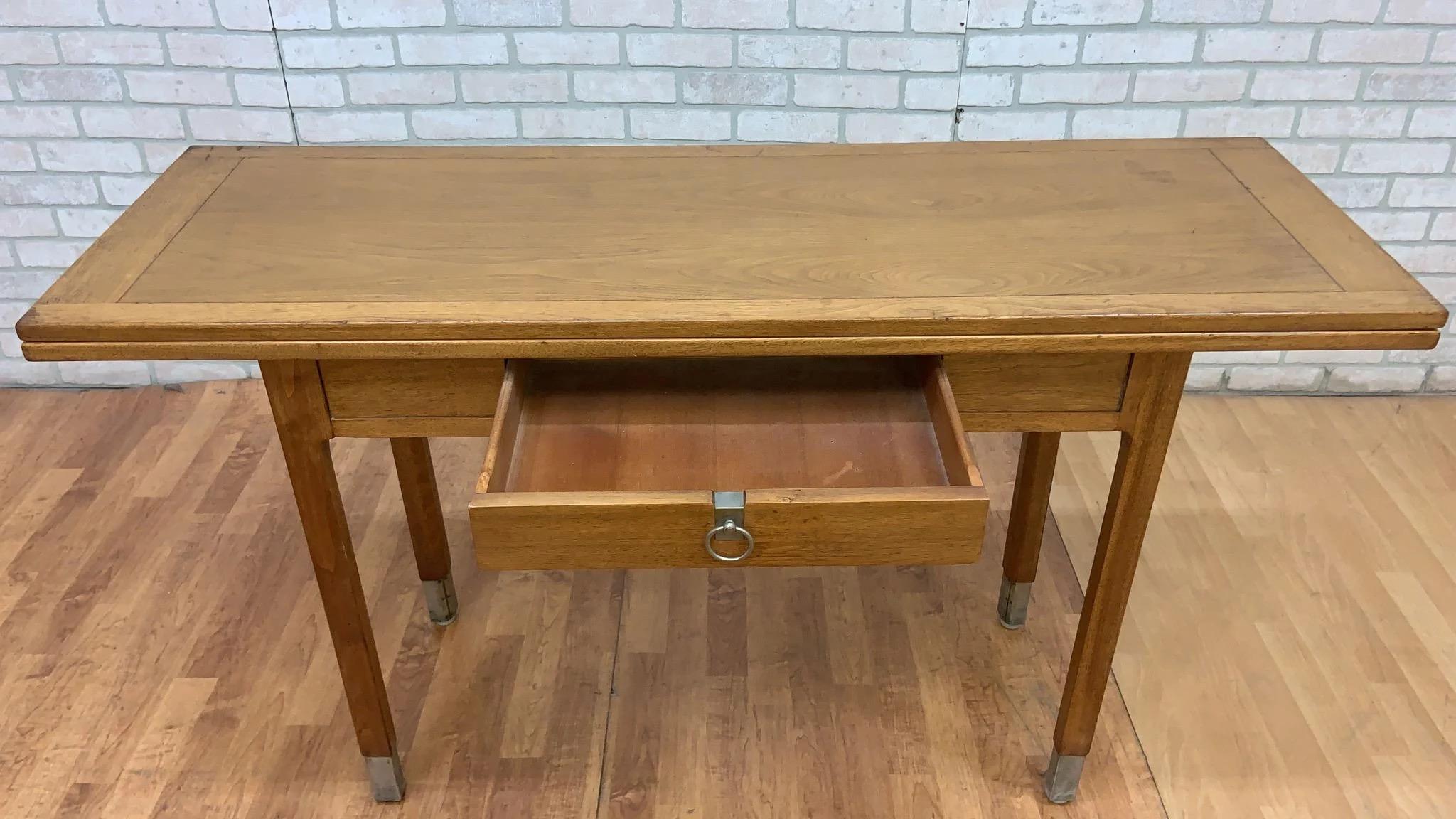 Mid Century Modern Walnut Flip Top Writing Desk/Game Table In Good Condition In Chicago, IL