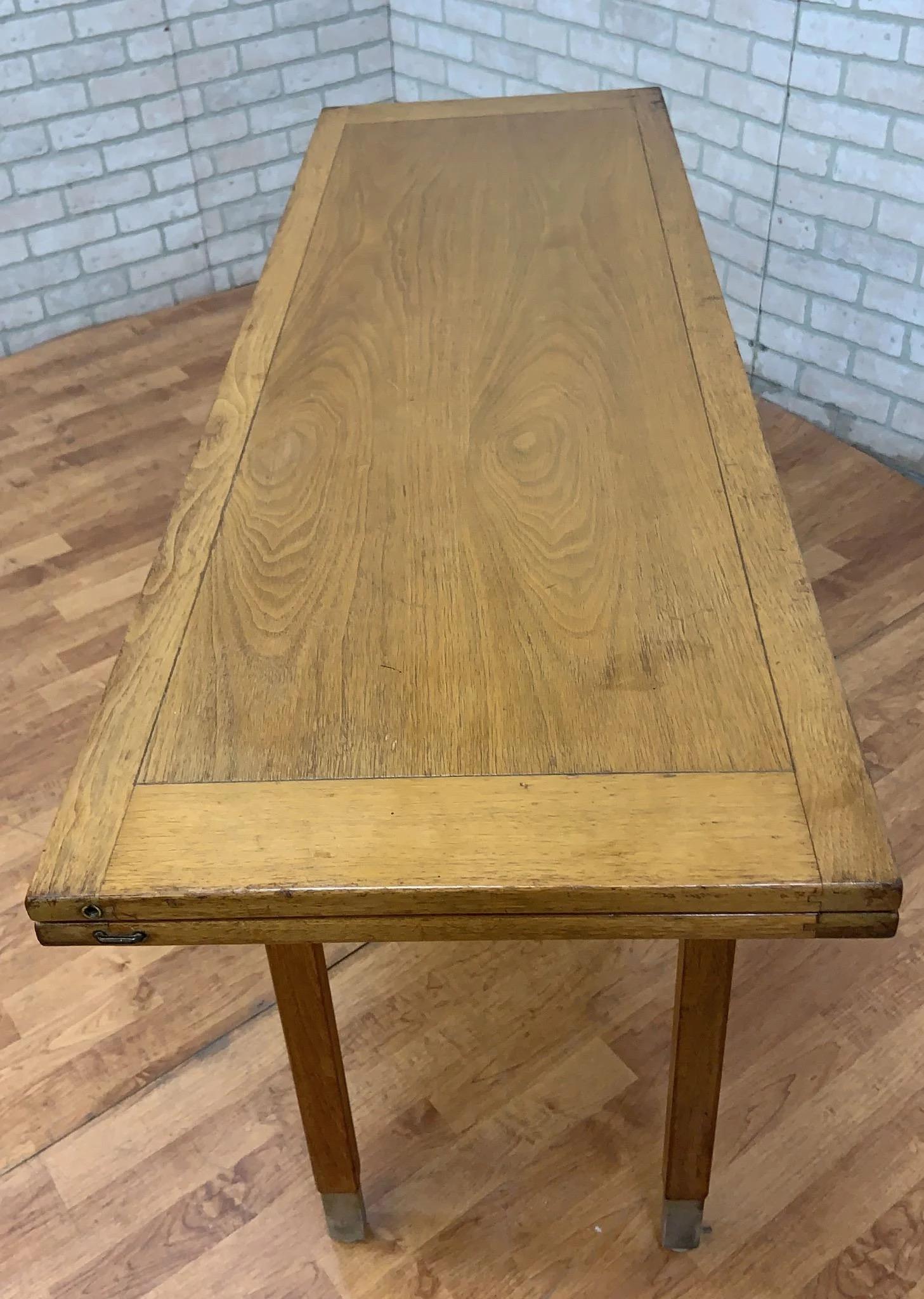 Mid Century Modern Nussbaum Flip Top Schreibtisch/Spieltisch (Mitte des 20. Jahrhunderts)