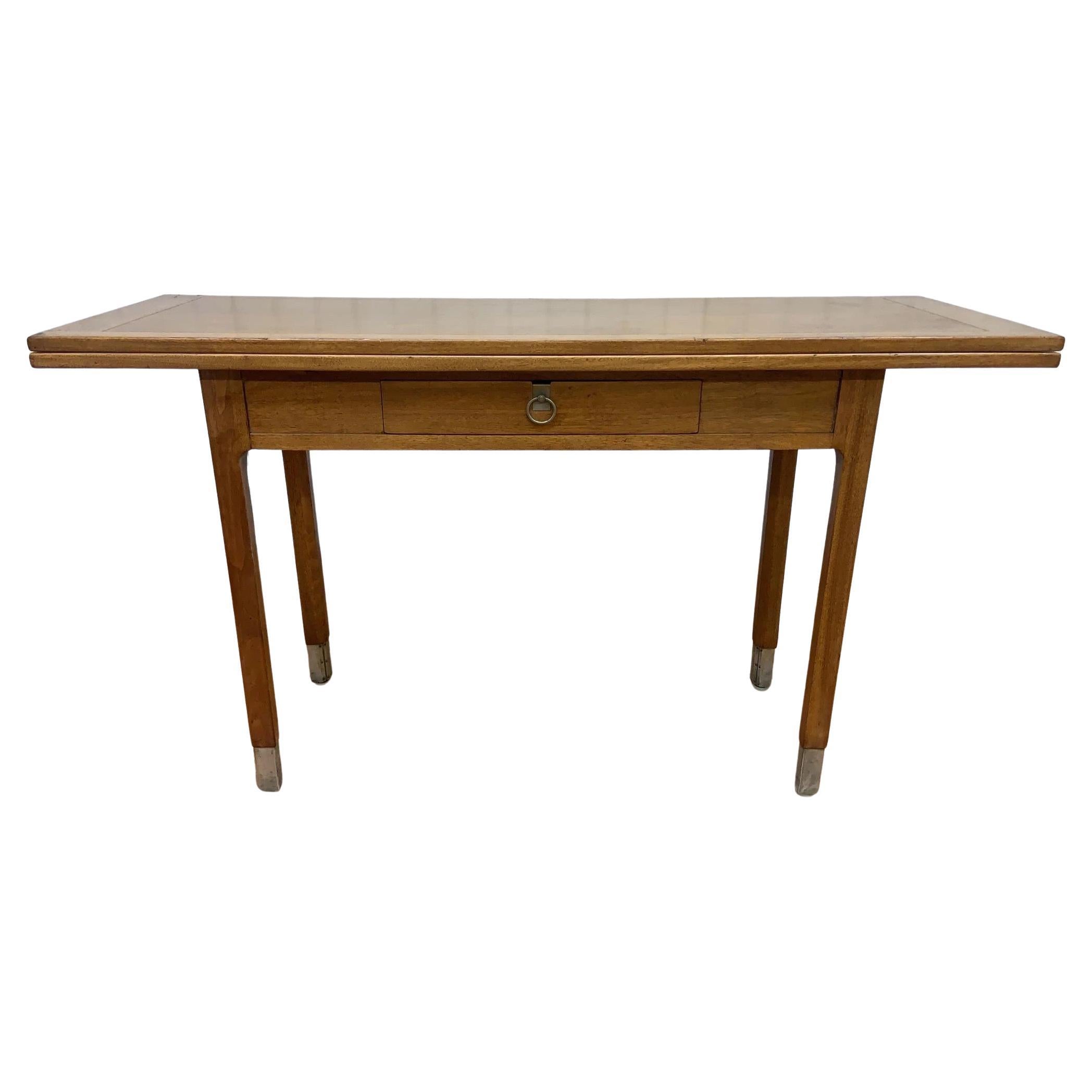 Bureau/Table de jeu en noyer de style The Modernity