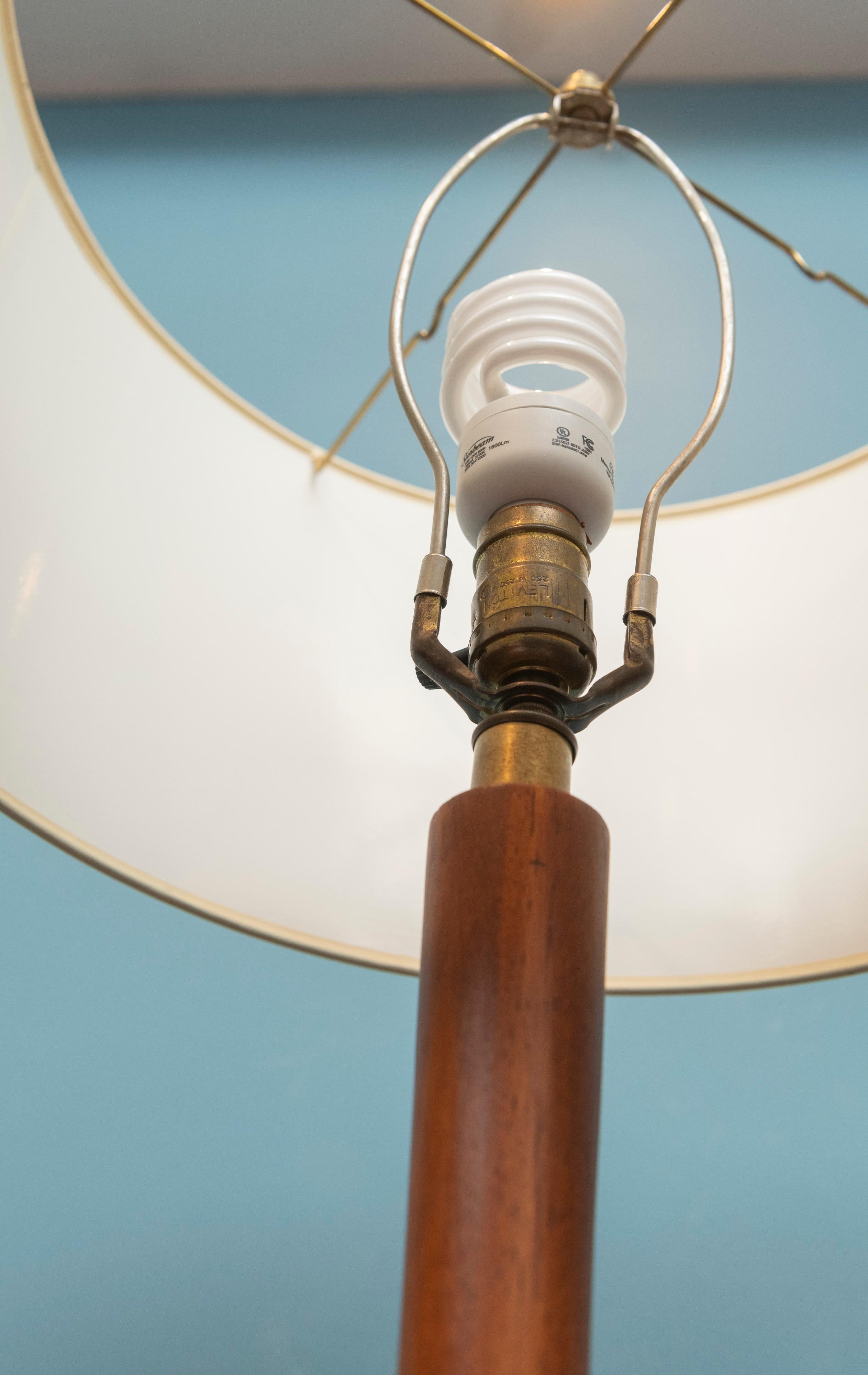 Mid-Century Modern Walnut Floor Lamp In Good Condition In San Francisco, CA