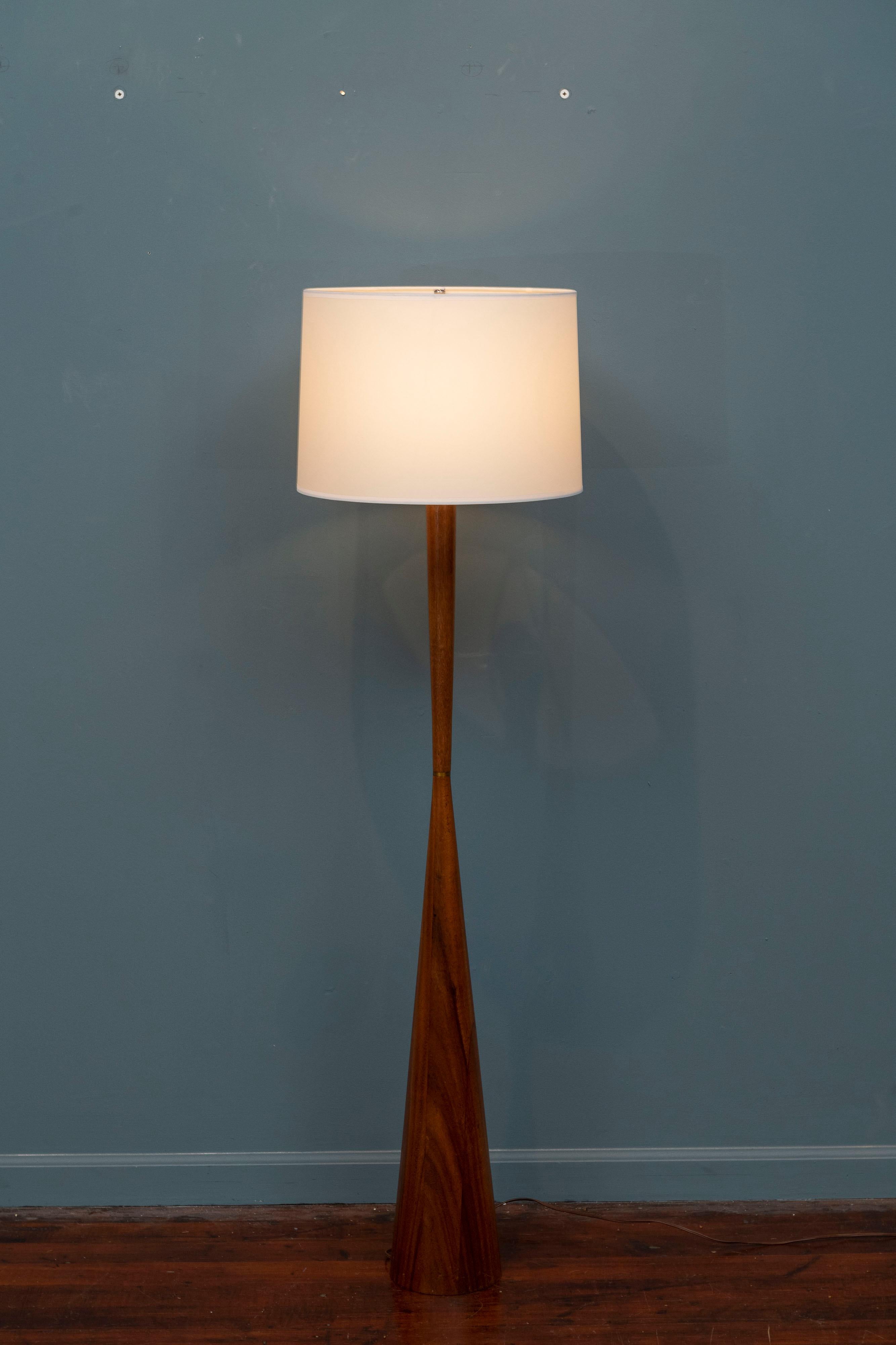 Mid-Century Modern Walnut Floor Lamp In Good Condition In San Francisco, CA