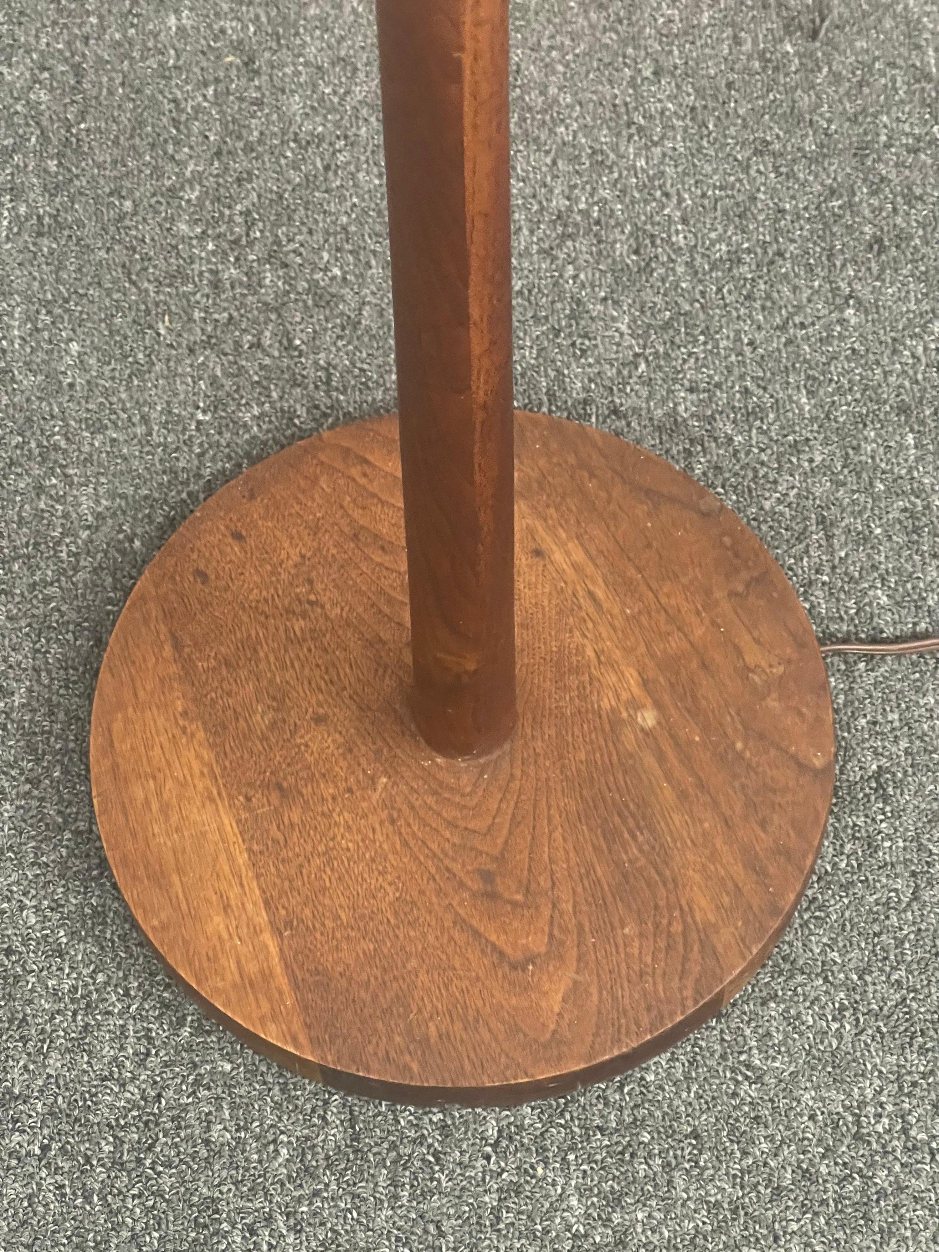Mid-Century Modern Walnut Floor Lamp For Sale 1