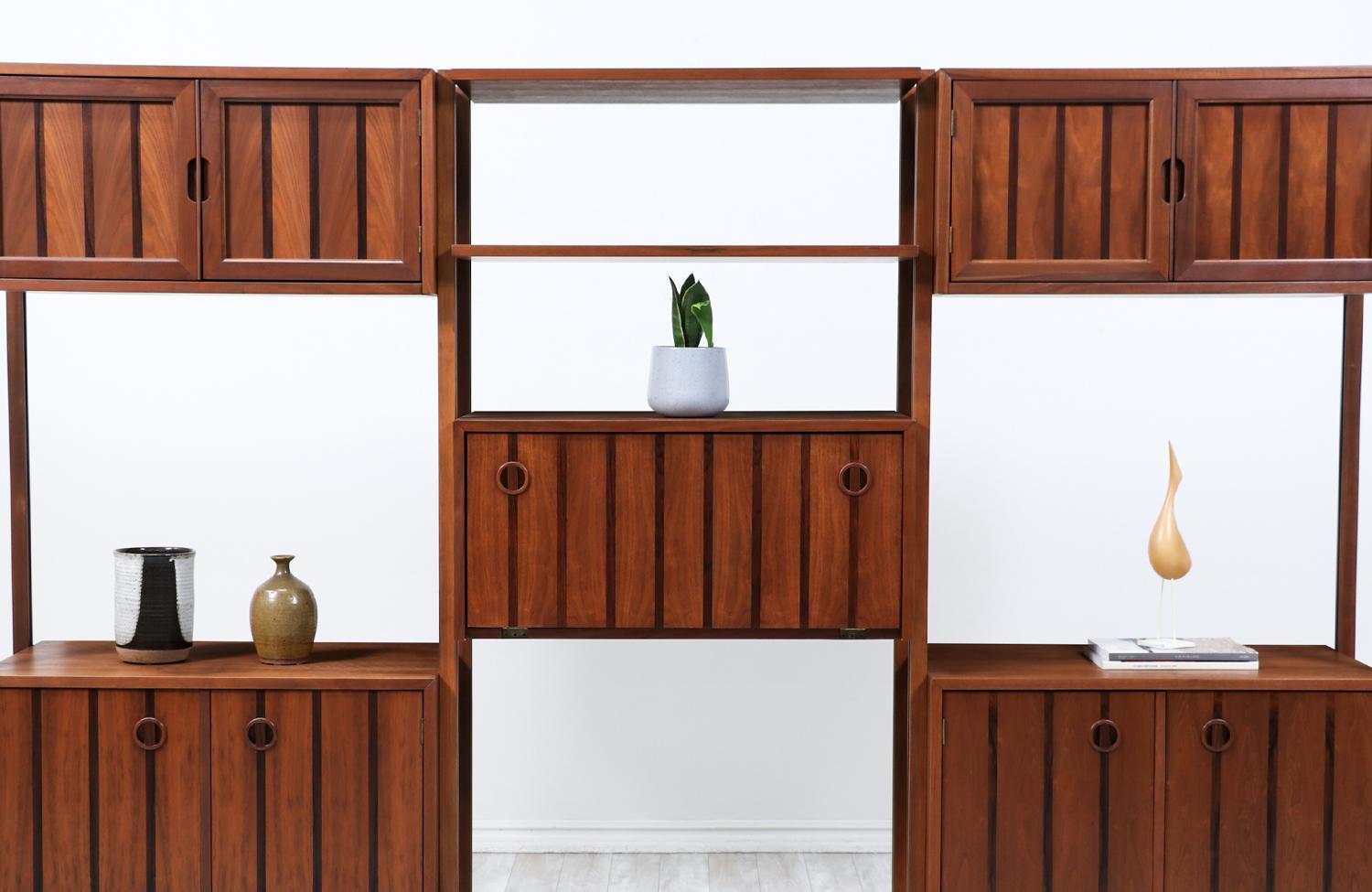 Wood  Expertly Restored - Mid-Century Modern Walnut Free-Standing Bookshelf Unit For Sale