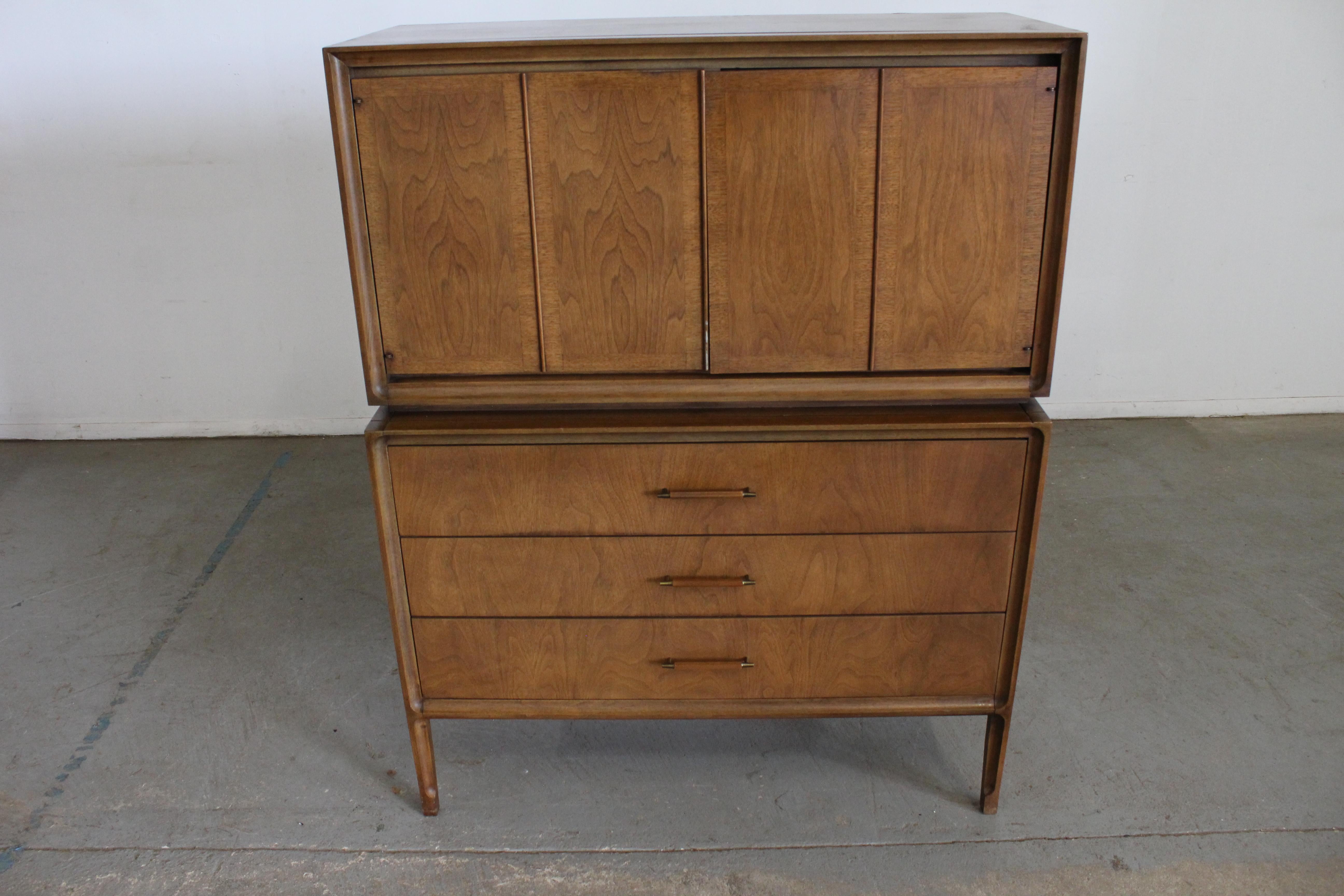 20th Century Mid-Century Modern Walnut Gentleman's Tall Chest by United For Sale