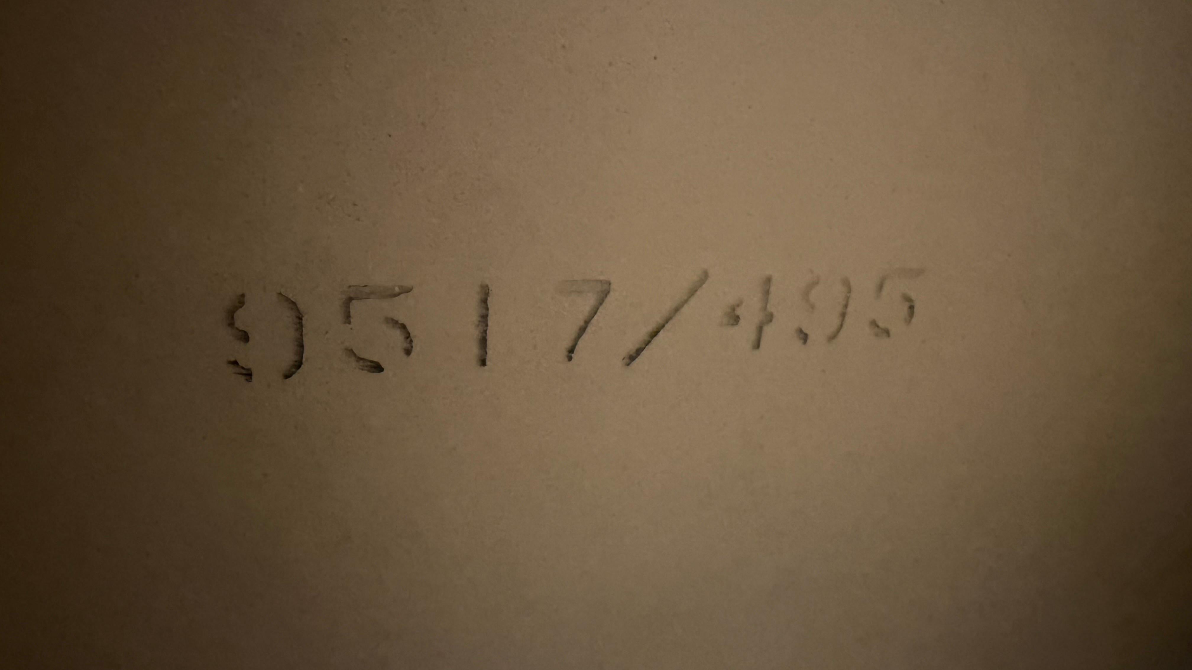 Cofre de caballero moderno de mediados de siglo en nogal by Century Furniture en venta 5