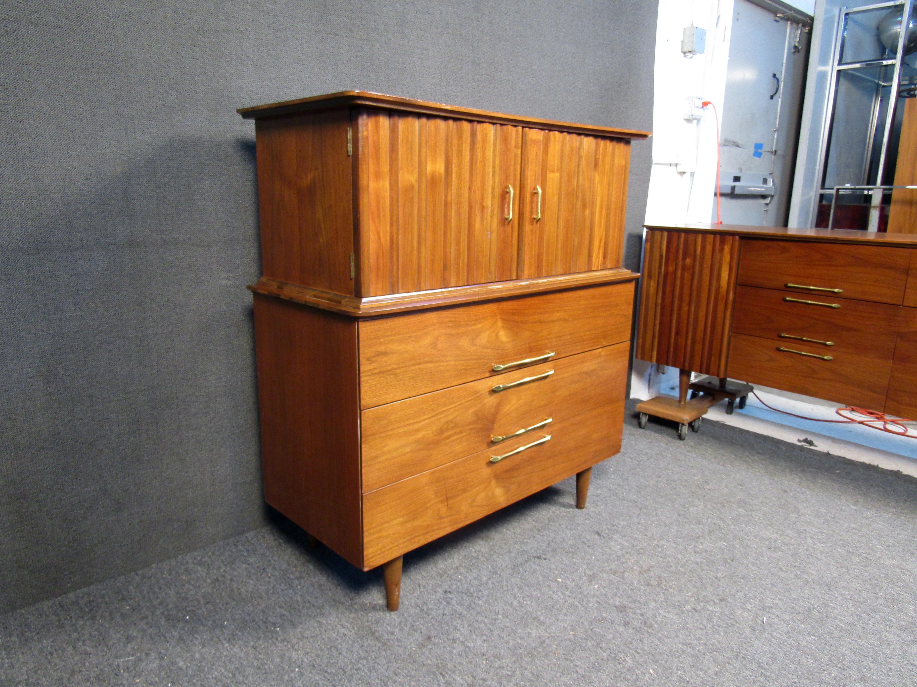 Mid-Century Modern Walnut Hi-Boy Dresser For Sale 1