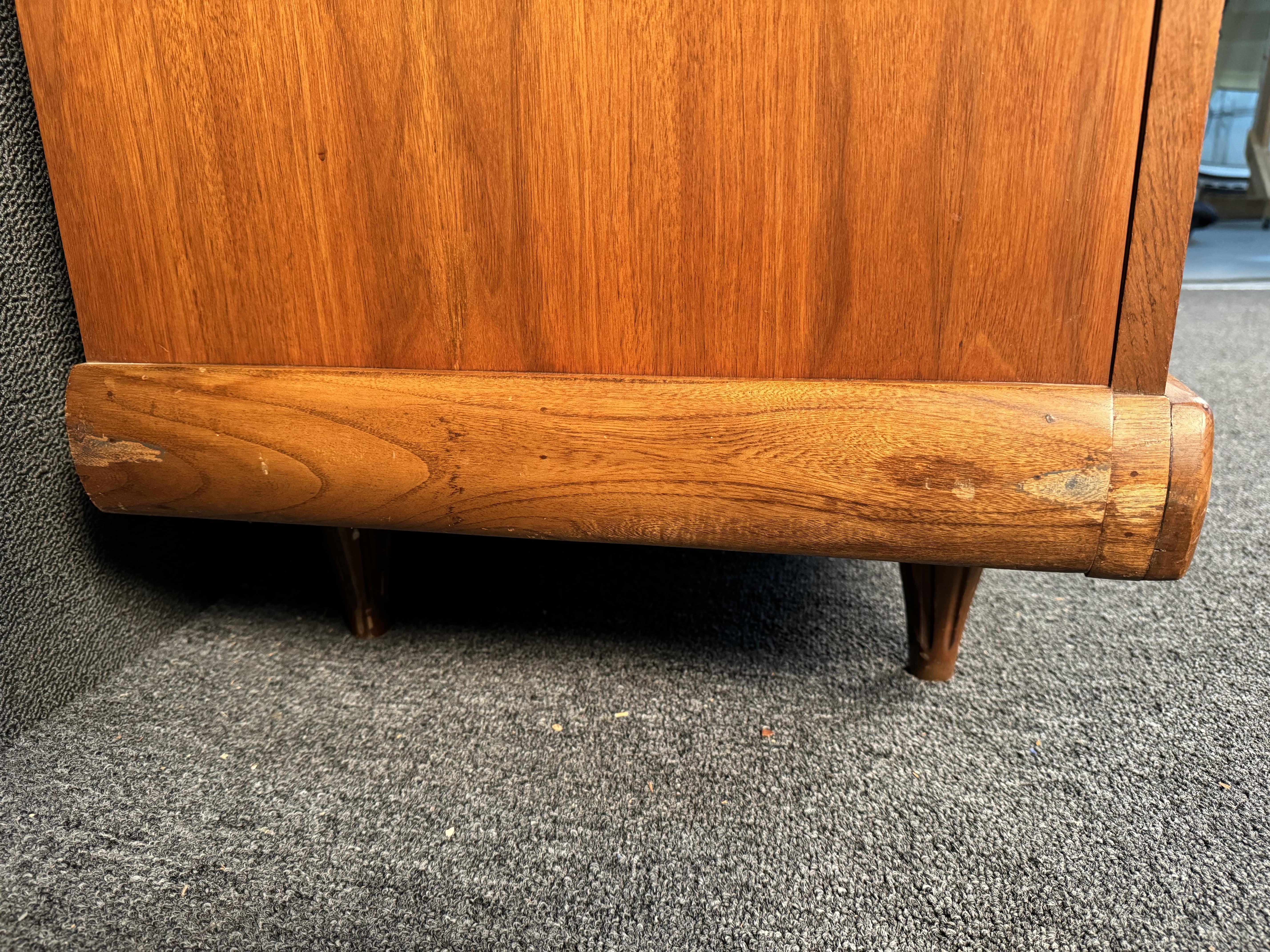 Mid-Century Modern Walnut Highboy Dresser For Sale 11