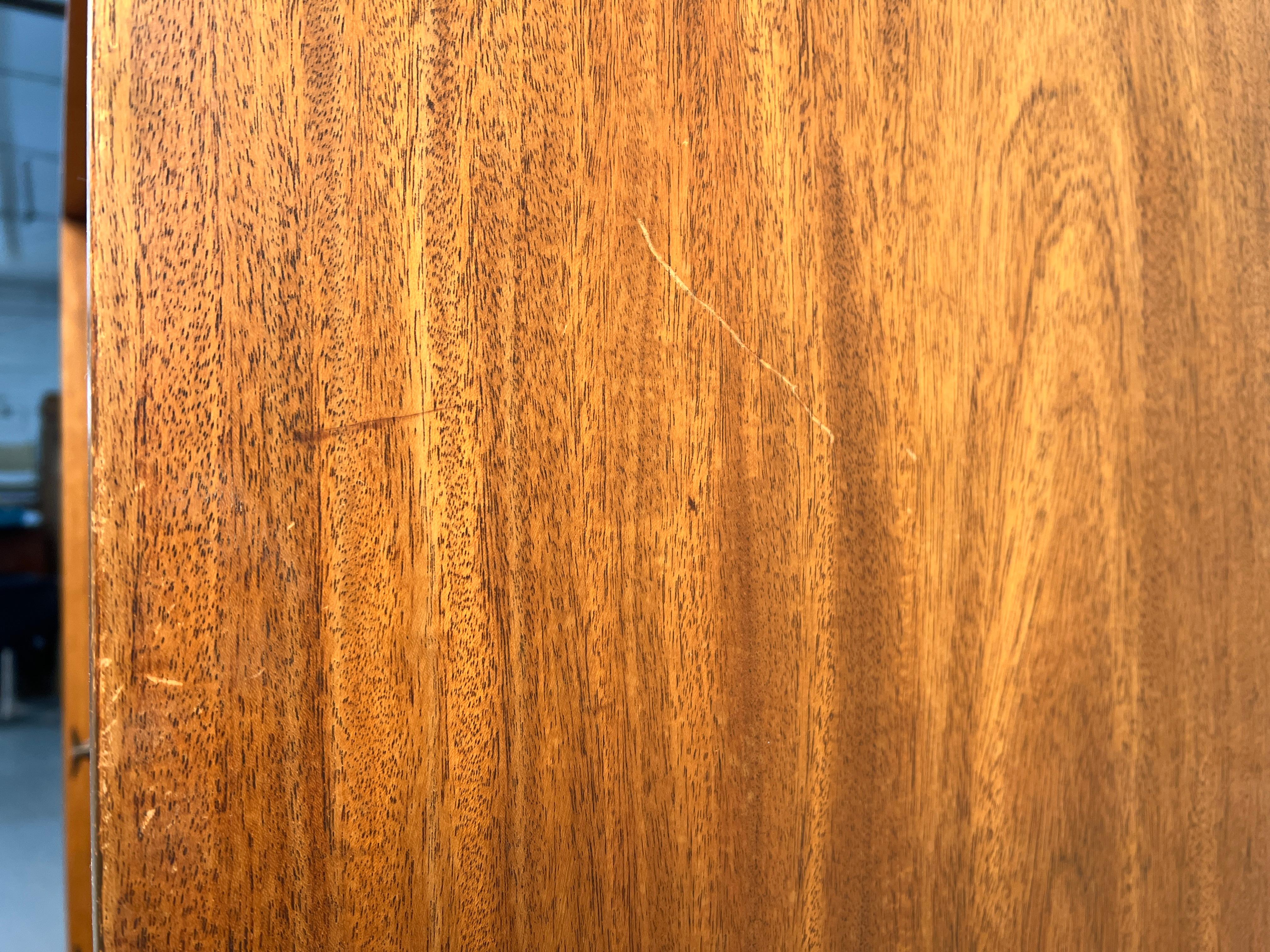 Comò Highboy in legno di noce di John Widdicomb, stile metà del secolo scorso in vendita 8