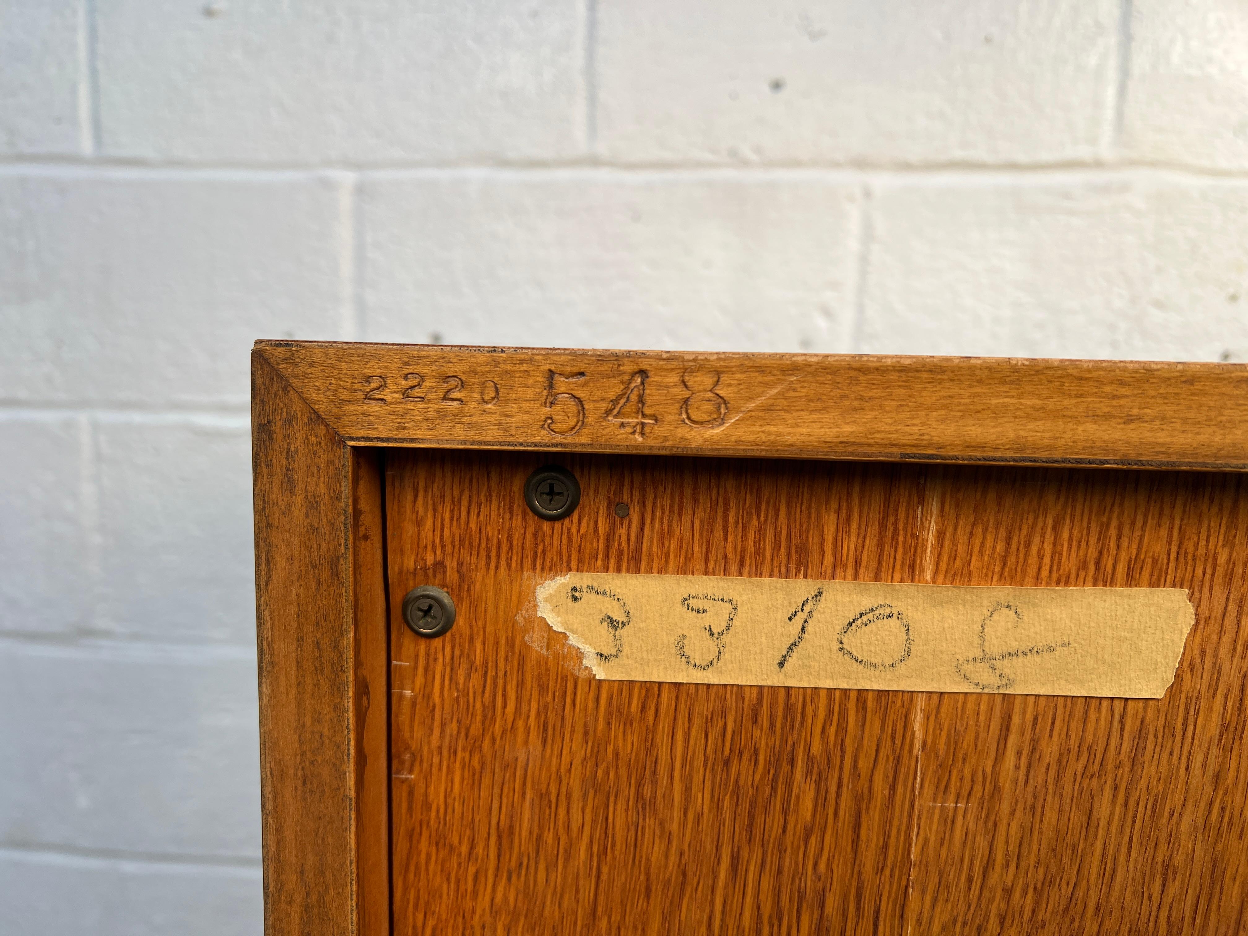 Comò Highboy in legno di noce di John Widdicomb, stile metà del secolo scorso in vendita 12