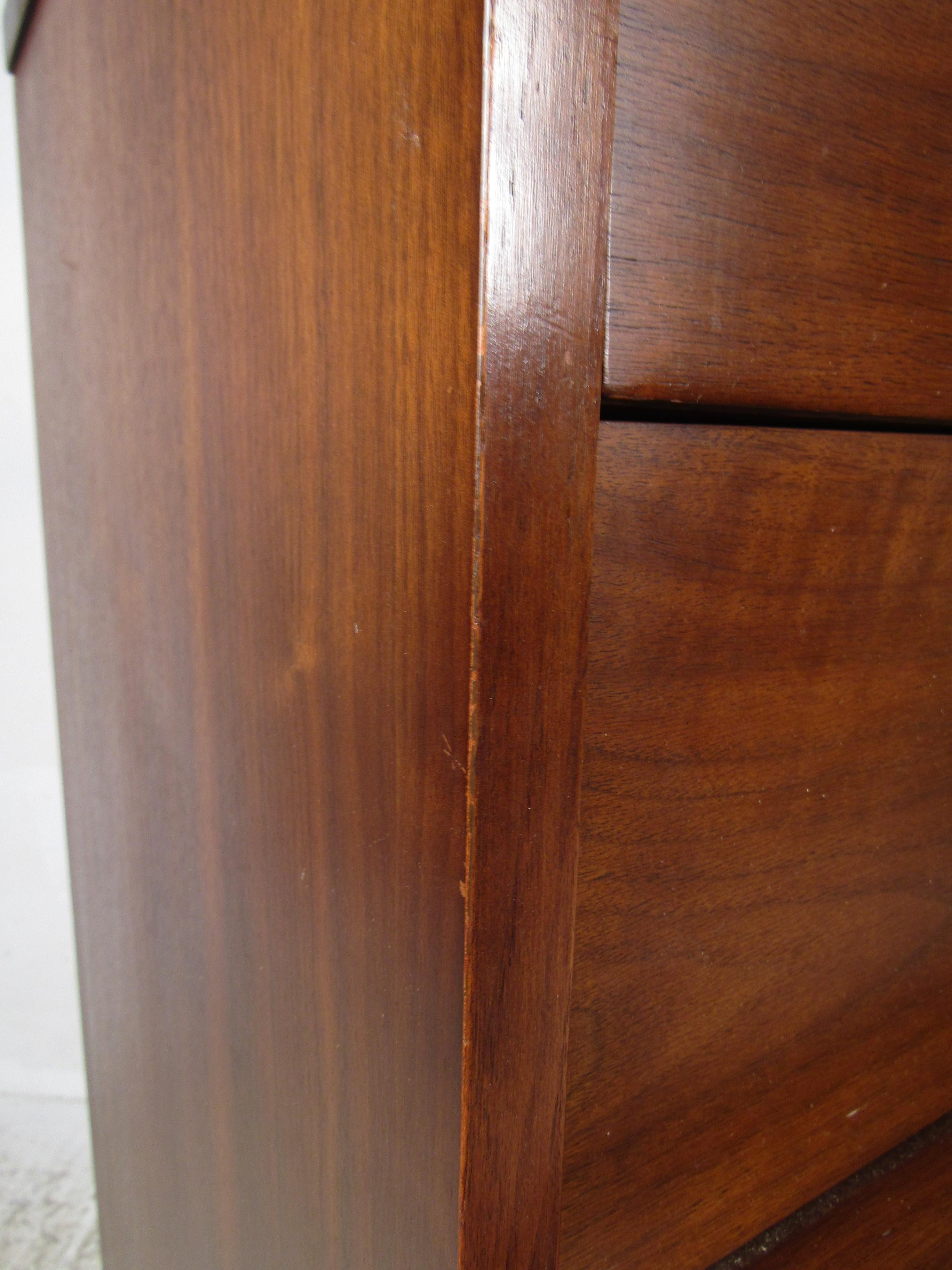 white contemporary dresser
