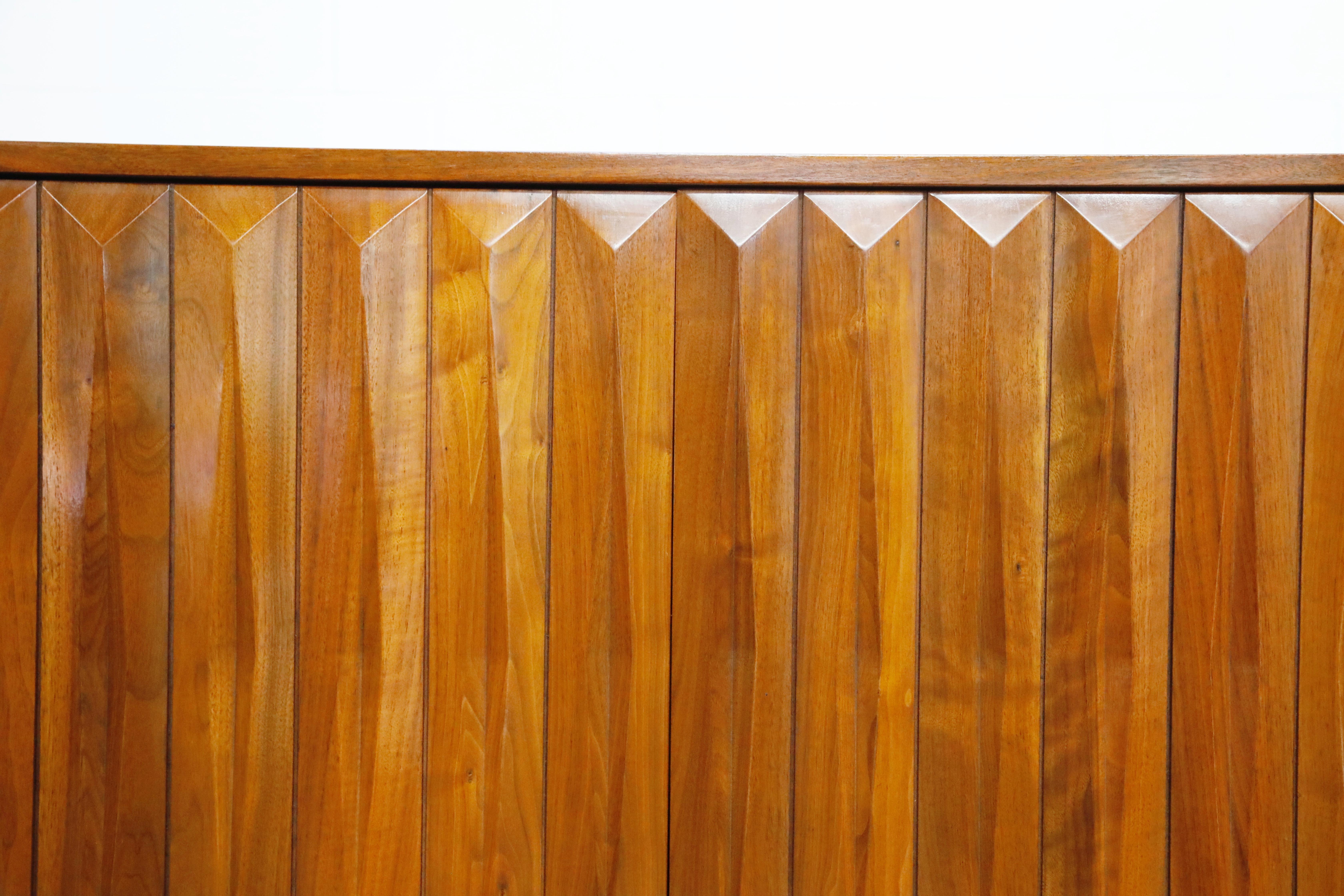 Mid-Century Modern Walnut Highboy Dresser with Louvered Styled Doors, circa 1960 7