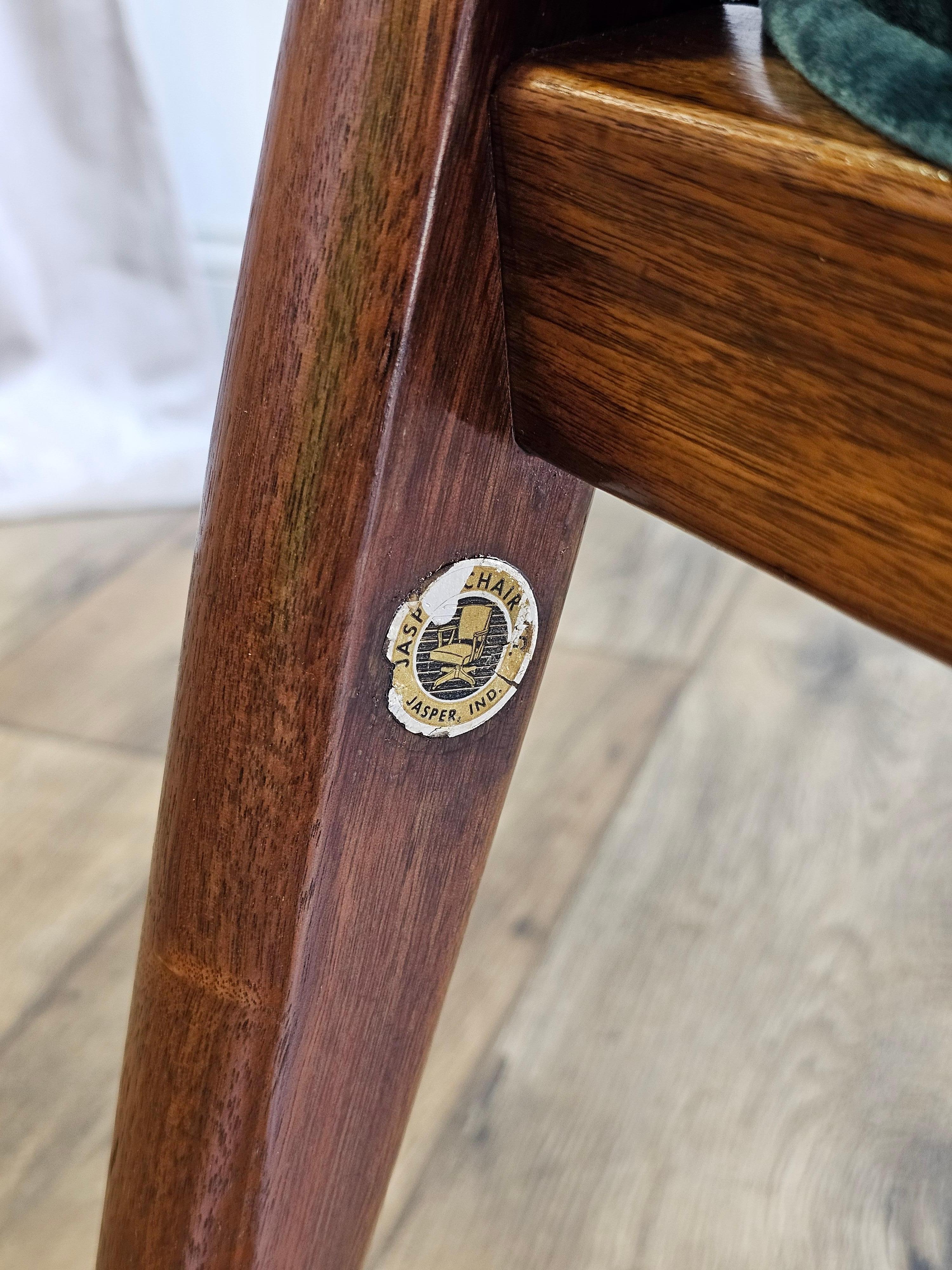 Chaise Jasper en noyer, moderne, du milieu du siècle Ensemble de chaises de compagnie Bon état - En vente à Unionville, TN